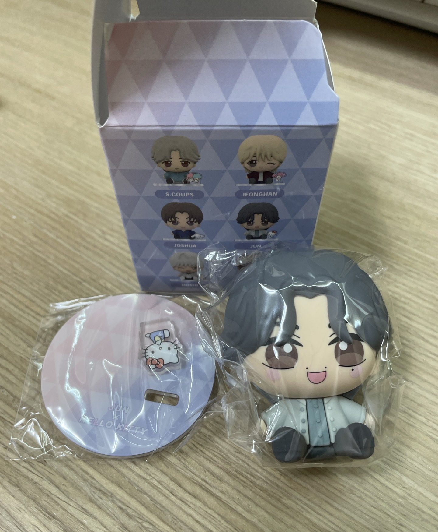 俊 SEVENTEENx三麗鷗公仔