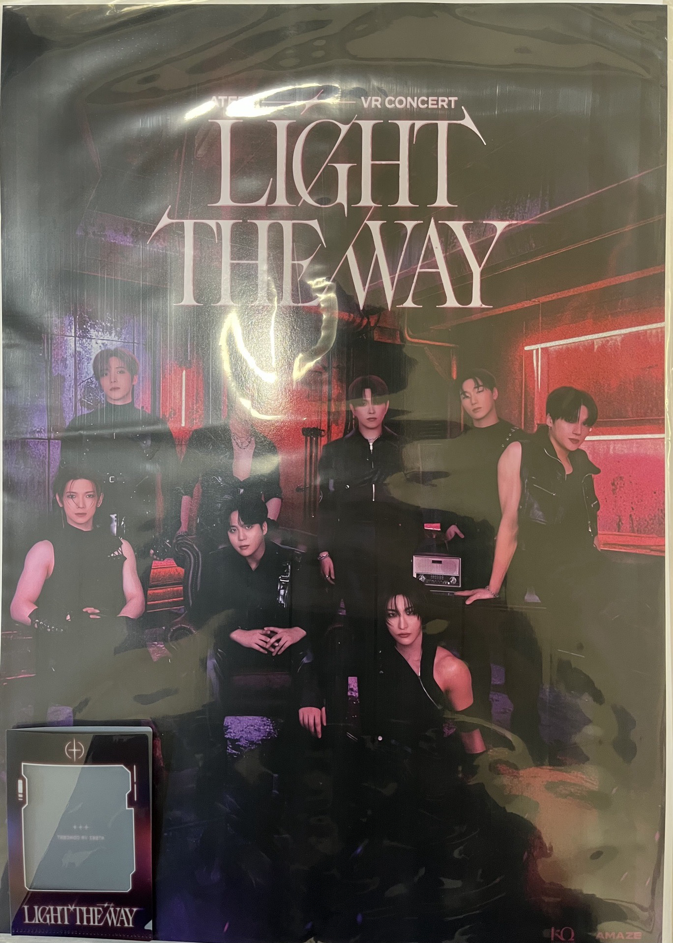 LIGHT THE WAY 海報+卡夾