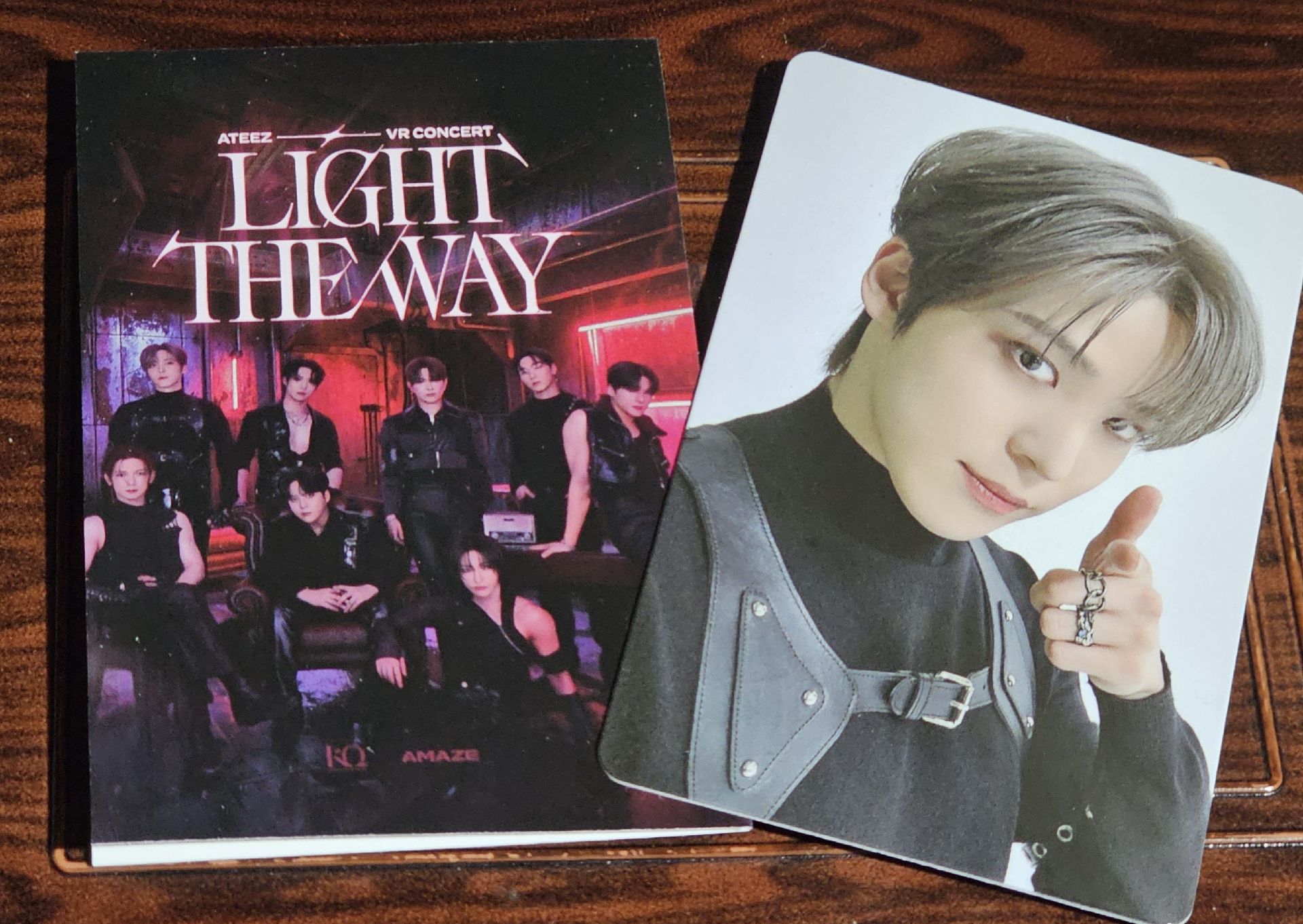 ATEEZ LIGHT THE WAY 潤浩 VR 第一週特典卡 