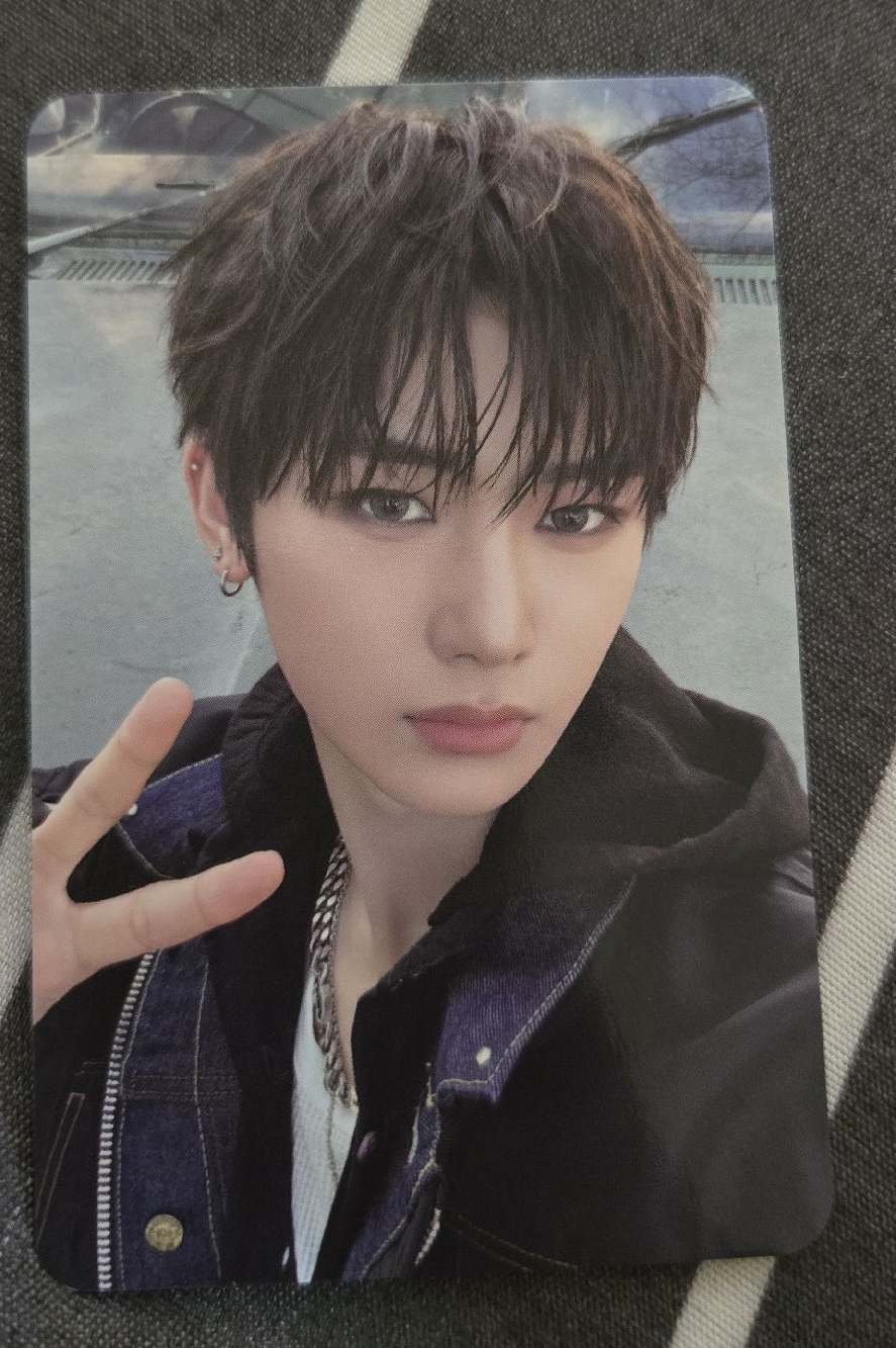 周安信 Freak alarm 專輯卡