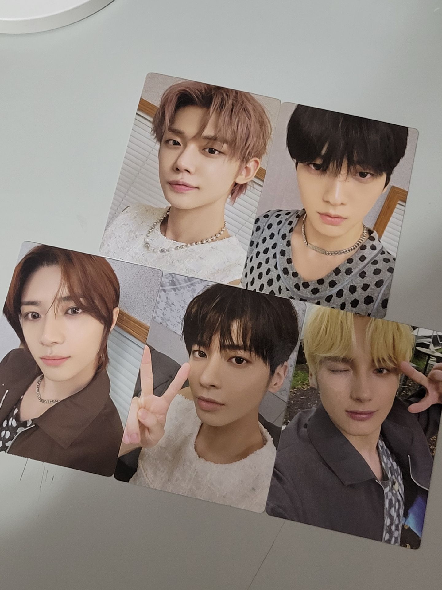 二代手燈卡一套（送顯台北場星星🌟*1+一些紙花）