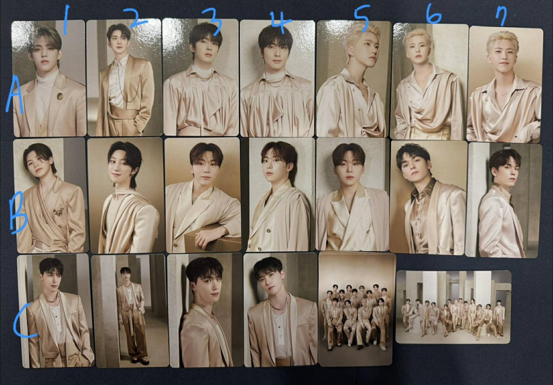 RIGHT HERE 隨機卡 