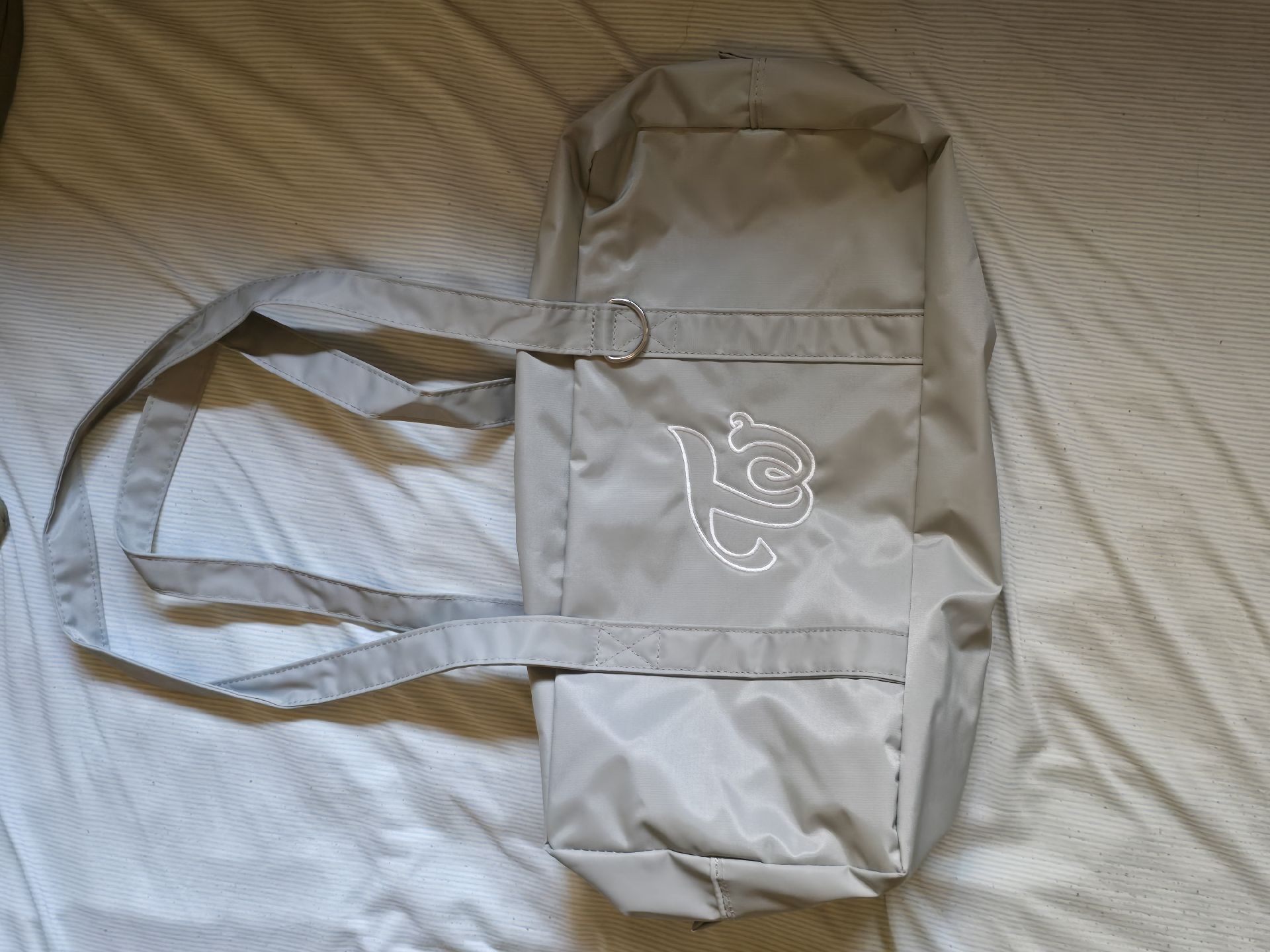 TWICE高雄快閃店波士頓包