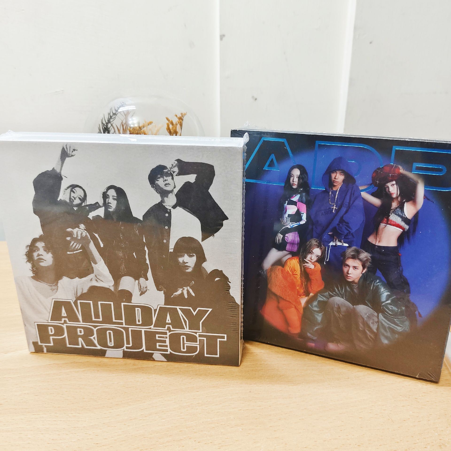 ALLDAY PROJECT 出道專輯一套