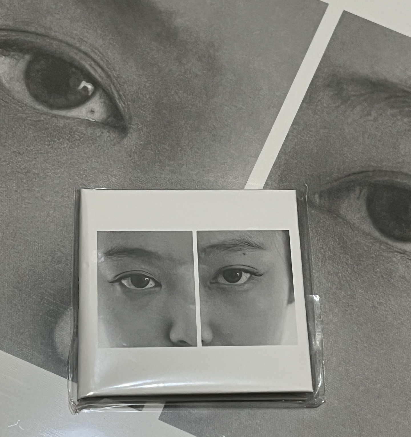 J2NNI5 Mini Book Magnet 磁鐵 