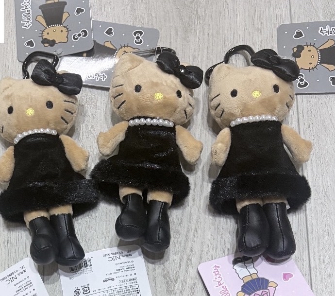 黑皮黑裙長腿Kitty