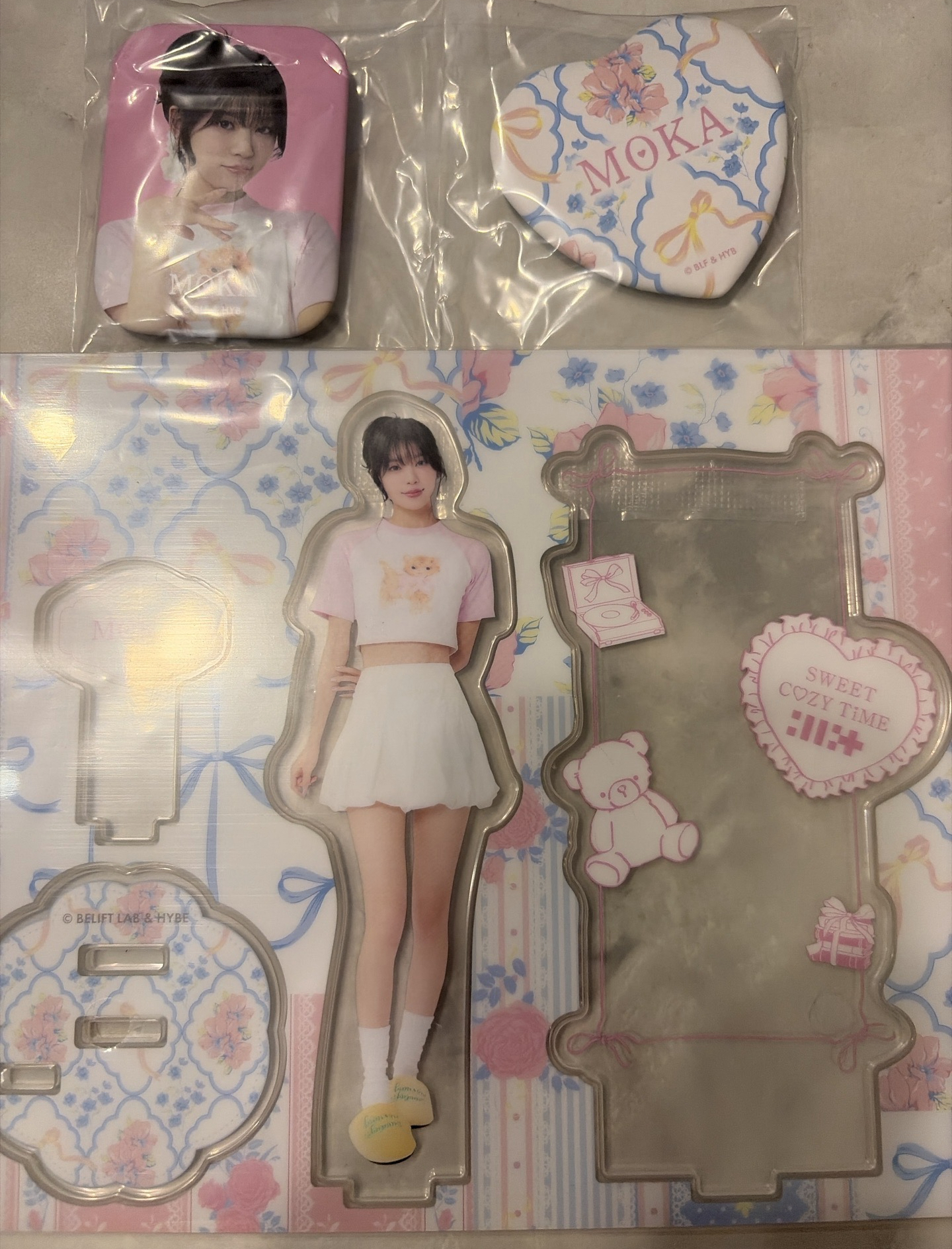 Illit 一番賞 萌花 立牌+徽章 一組一起賣