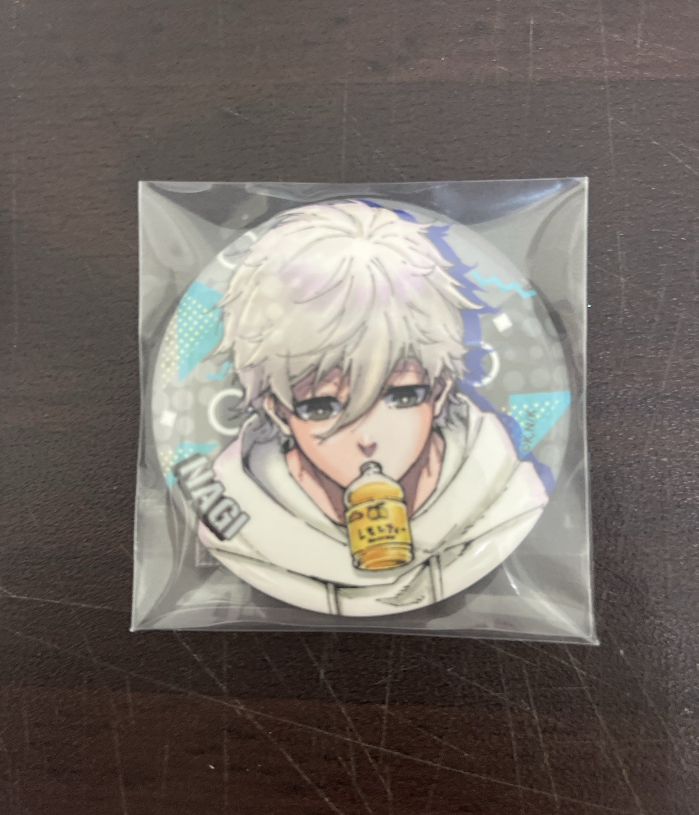 凪誠士郎私服徽章