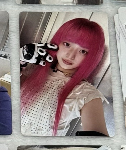 電子專慜（右）