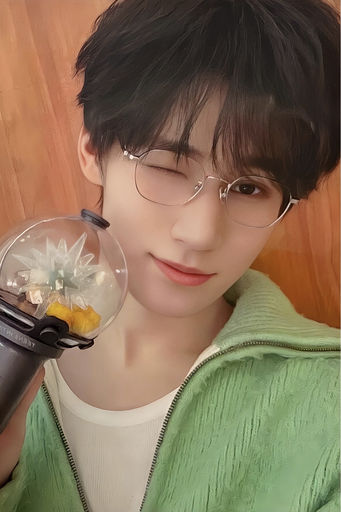 🐿️時代少年團 黃卡背手燈卡