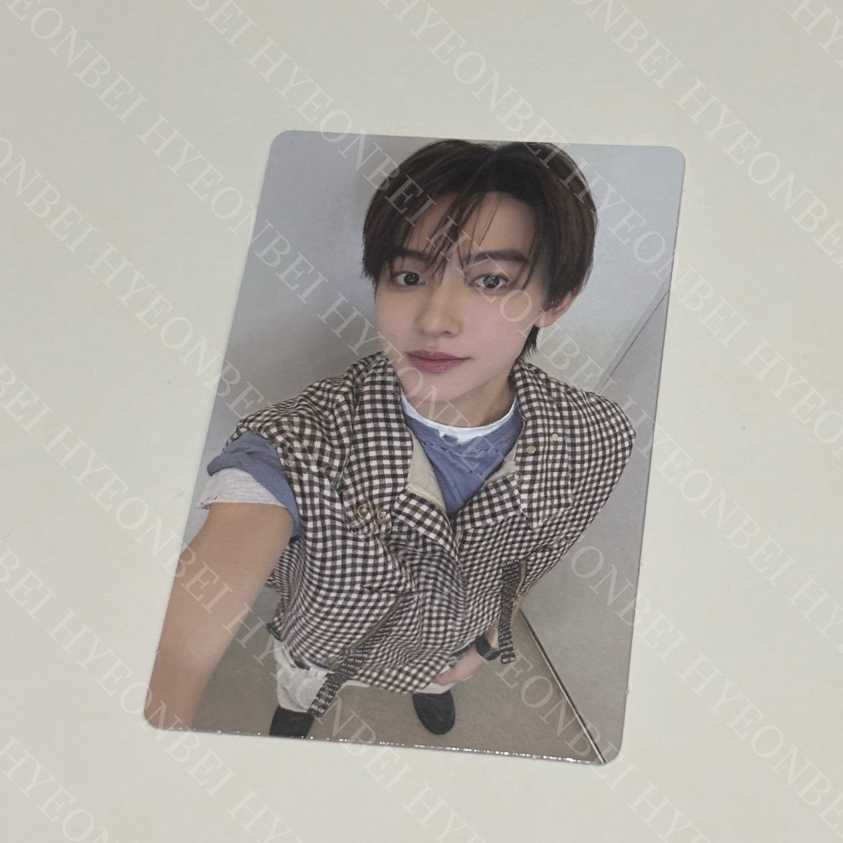 AAA拍到兩隻腳的玹