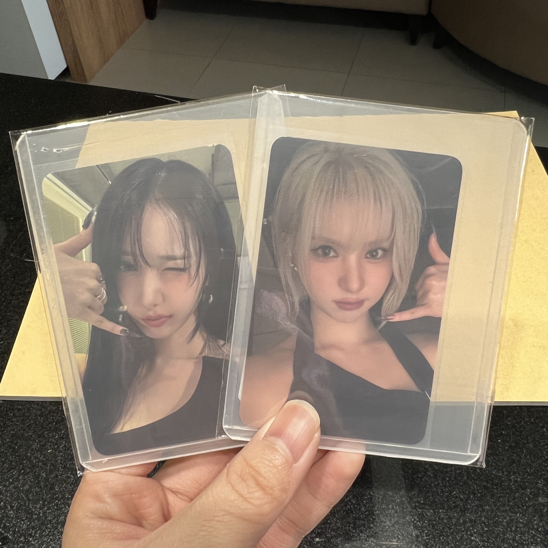 VIVIZ 正規一 A Montage of () K4簽售卡 銀河 信飛 嚴智