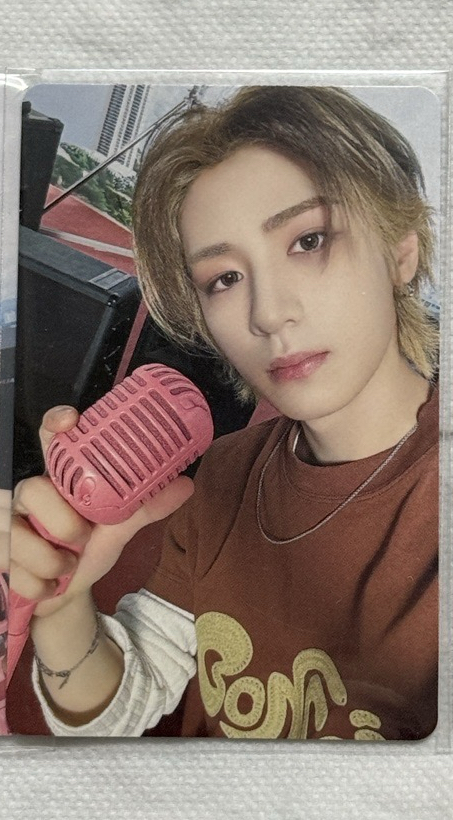 李涵握麥克風帥爛