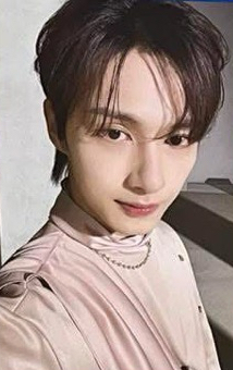 俊 right here 外套卡 🩵