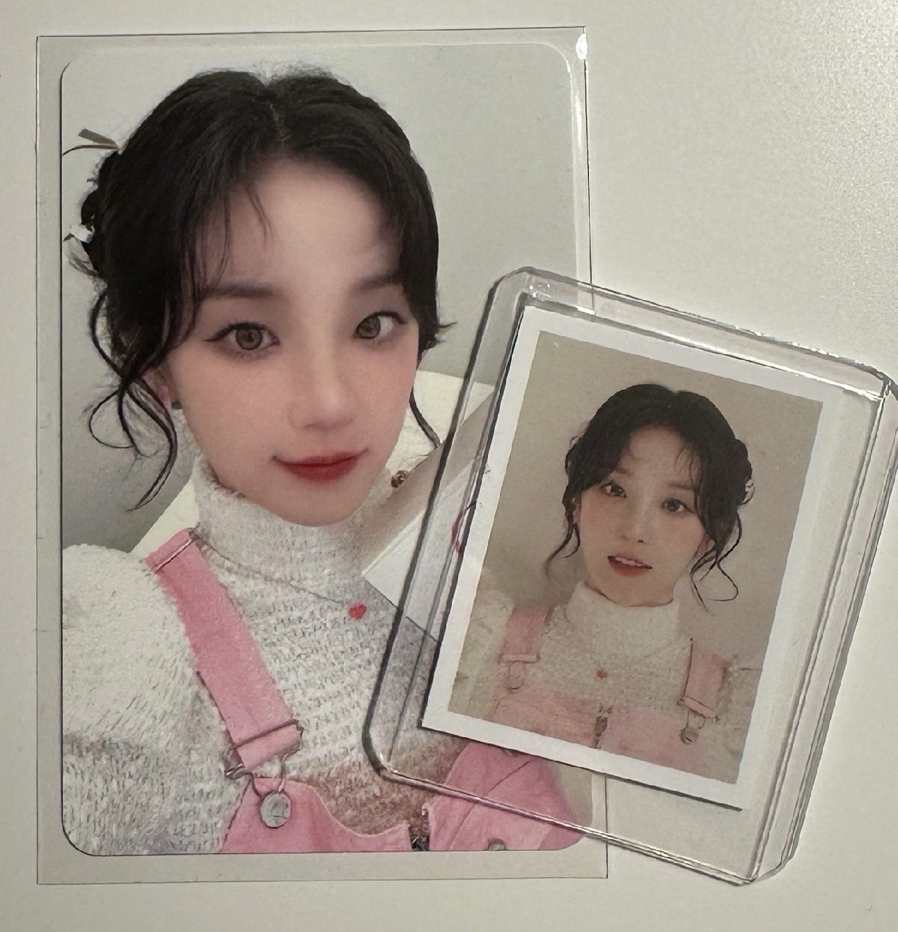 YUQI 琦 25年曆卡(含證件照）