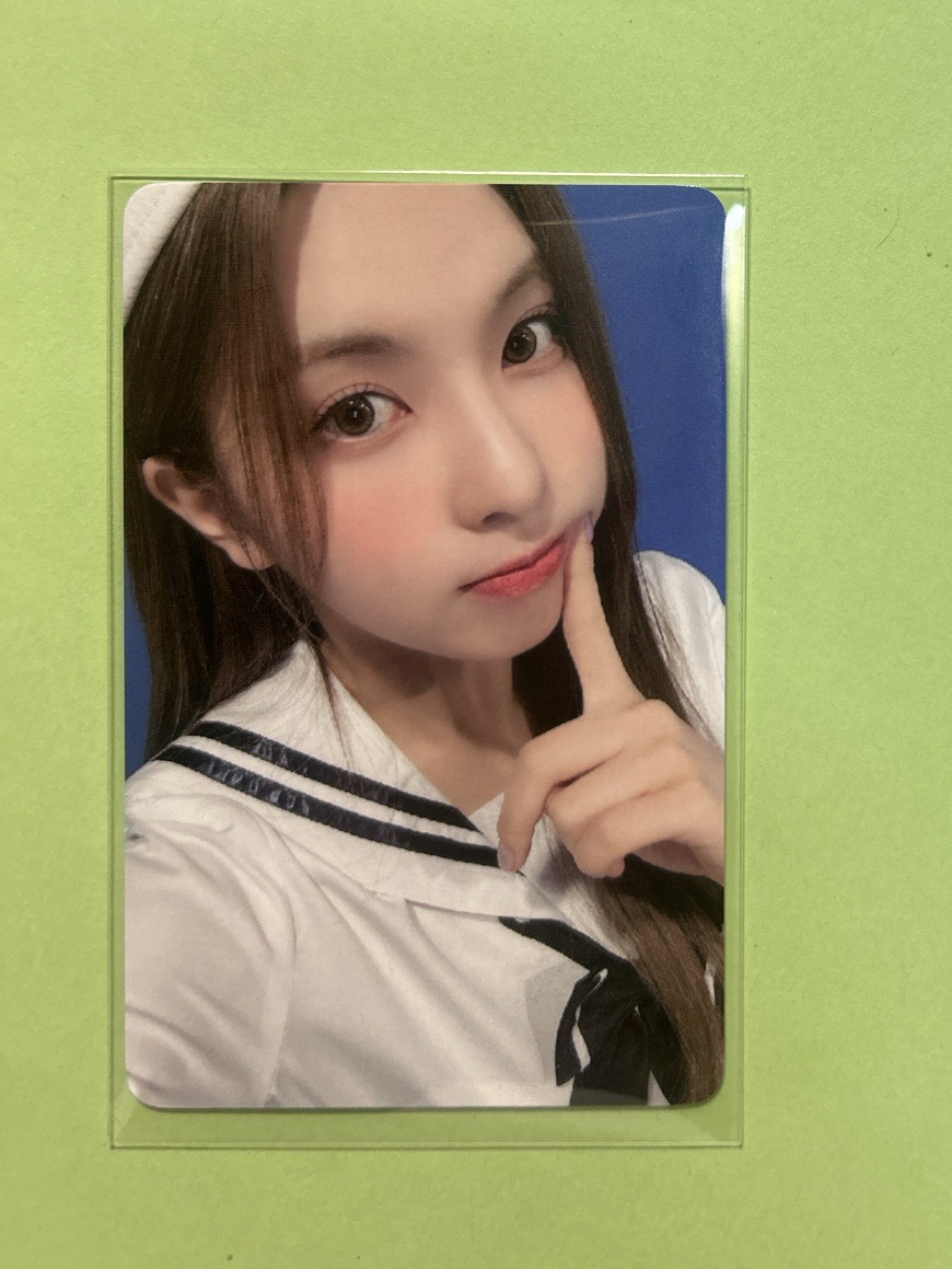 NMIXX WM海軍戳臉裴