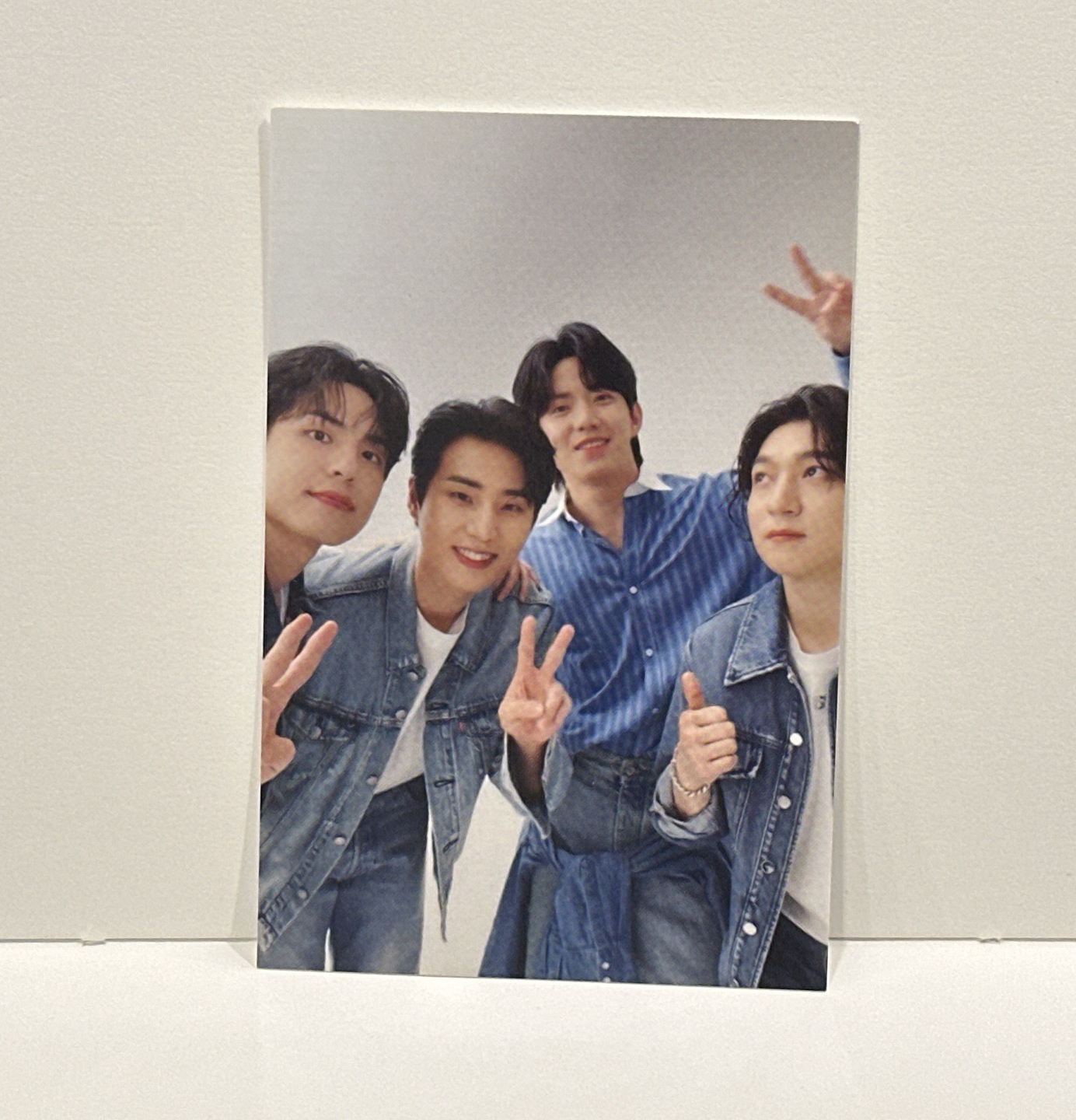 cosmopolitan 團體小卡