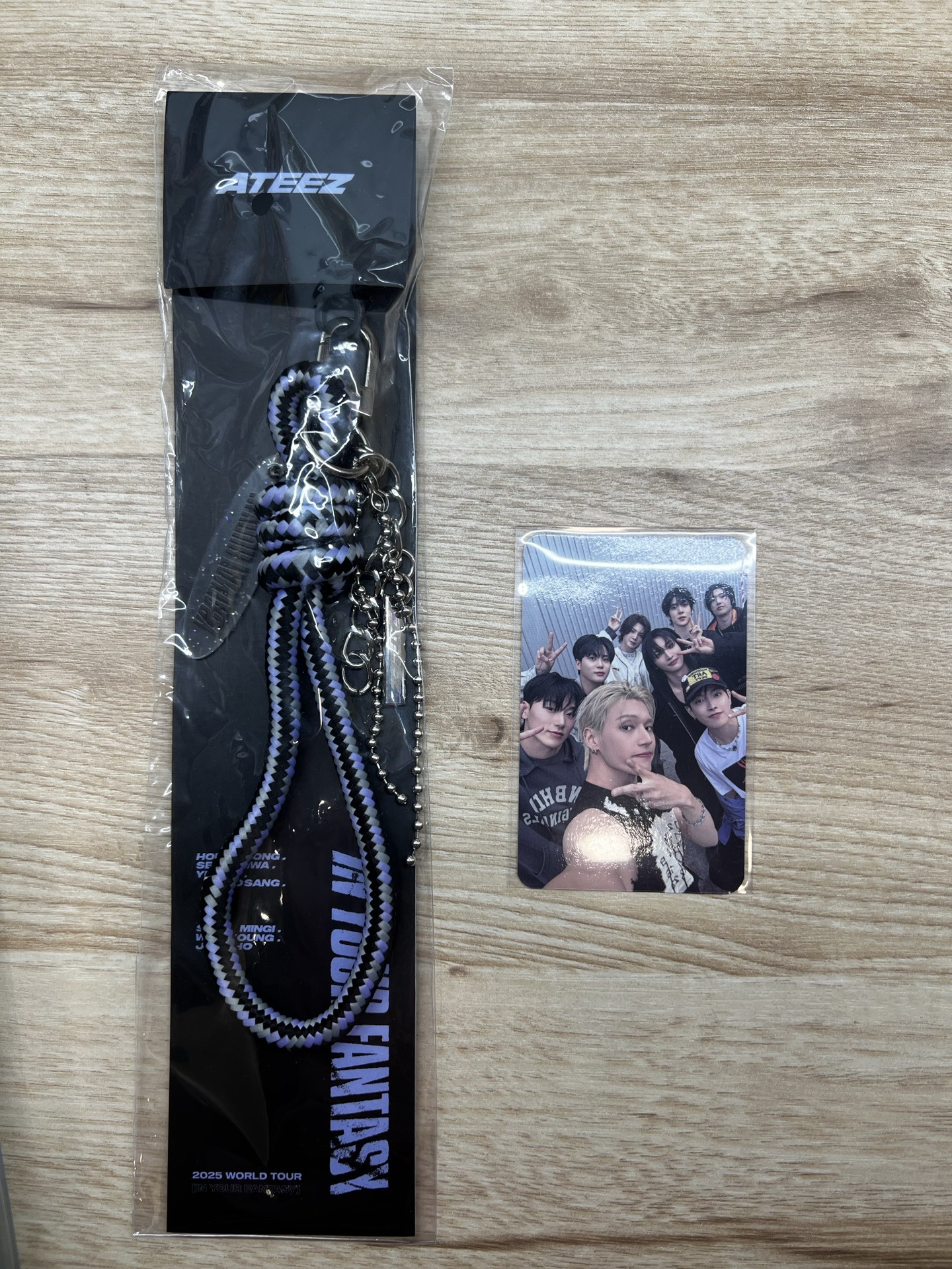 IN YOUR FANTASY LIGHTINY STRAP手燈鏈（含卡）