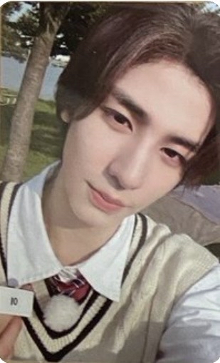 BND｜金桐儇 WHY.. m2u 2.0幸運卡 校服