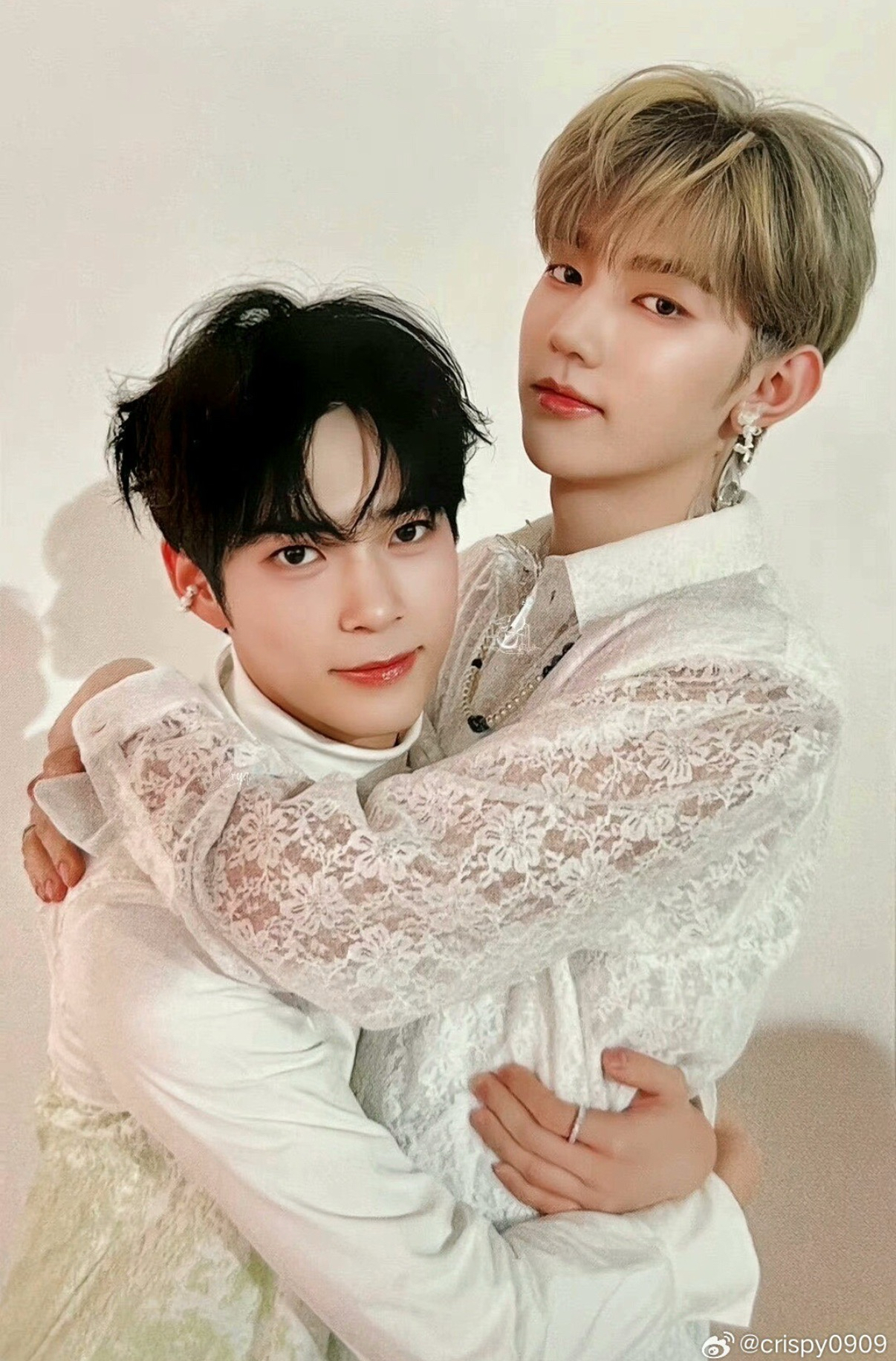 ZB1 日本出道通常盤+彬昊雙人卡