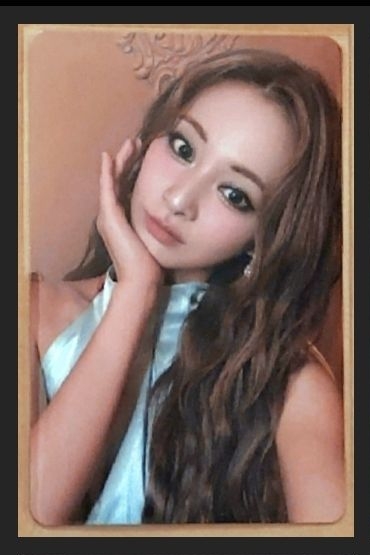 扶臉藍衣滿額瑜