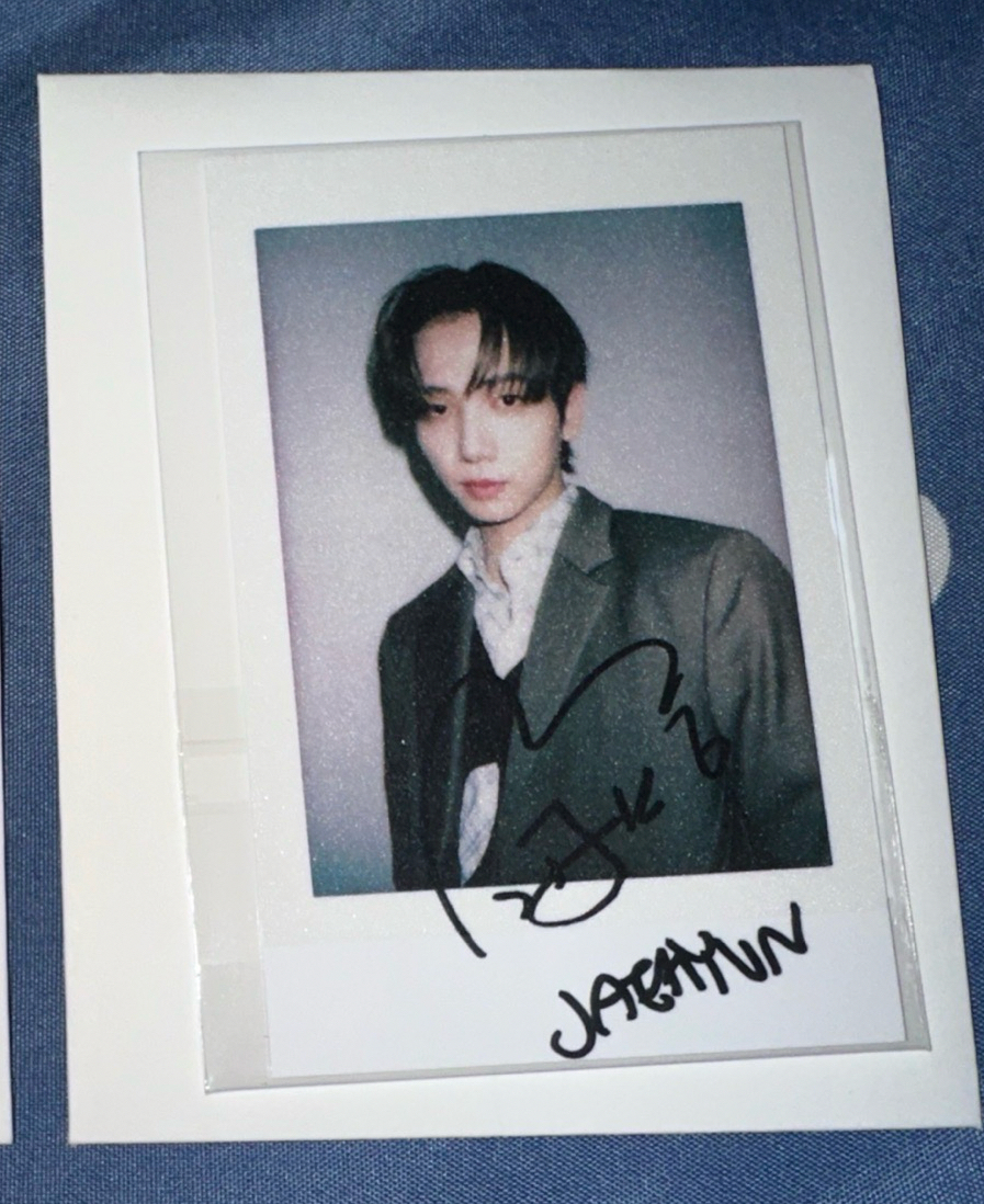 費加羅雜誌（含海報） 兩版+拍立得