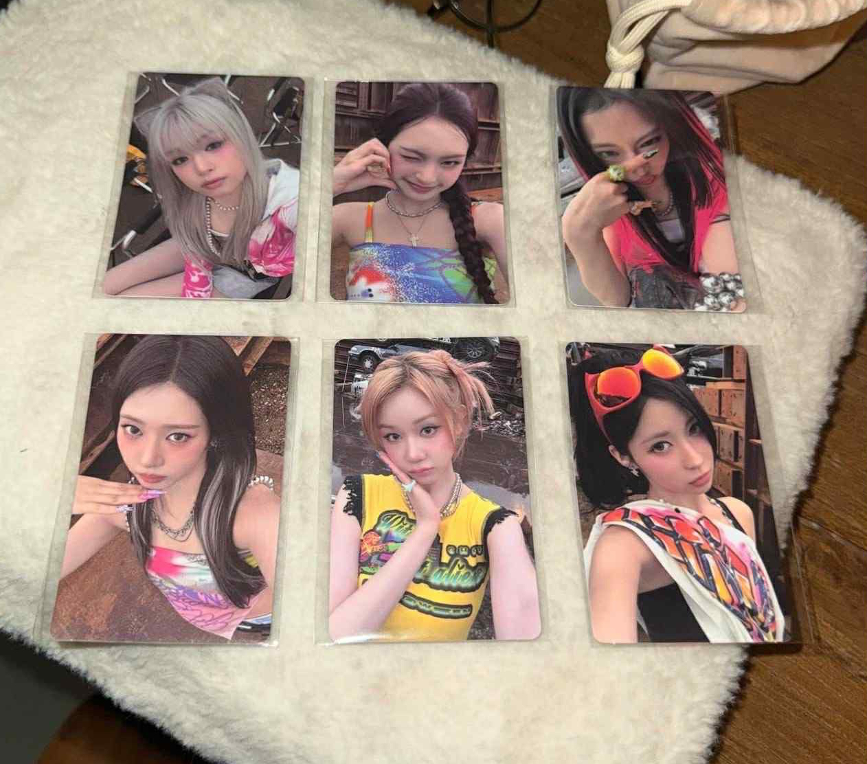 黑色毛絨吊飾（現貨/茶）