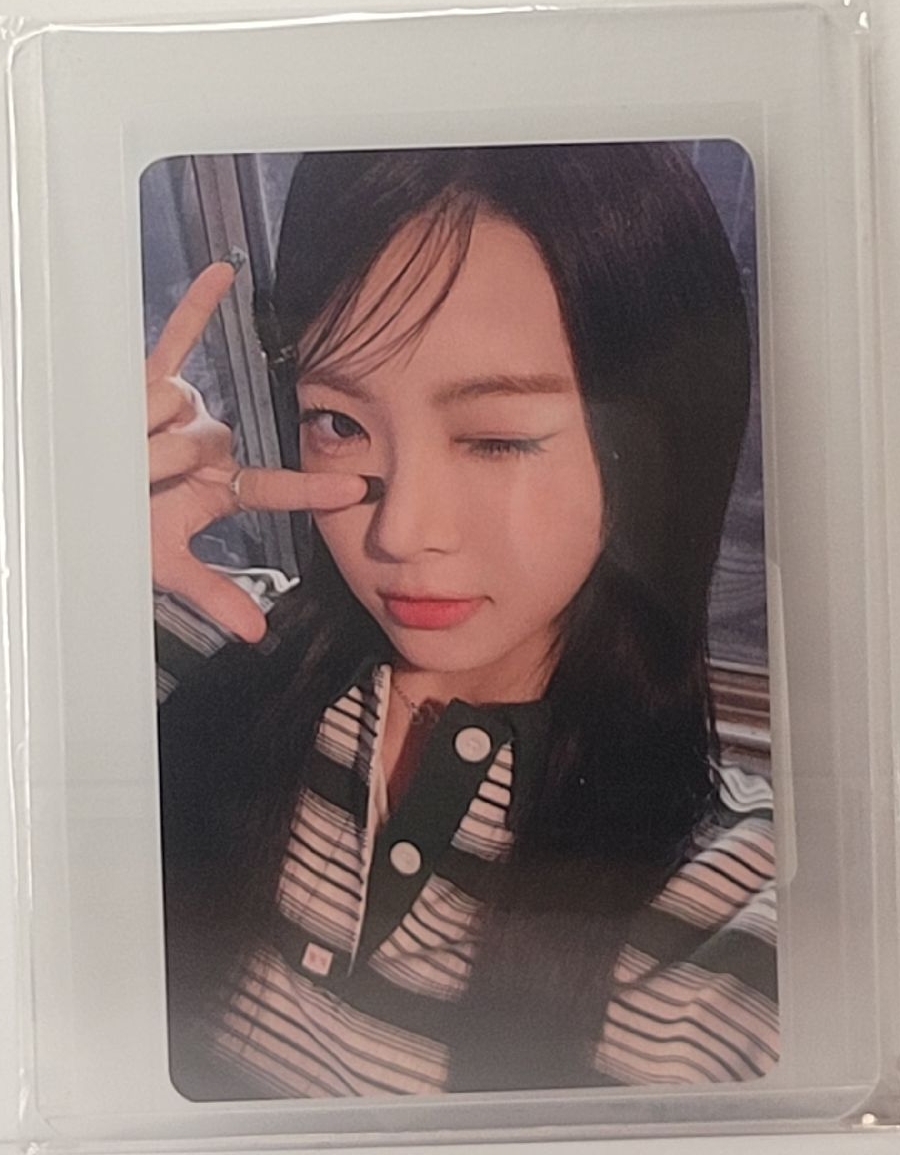 LE SSERAFIM 日專 CRAZY 環球幸運卡 EUNCHAE