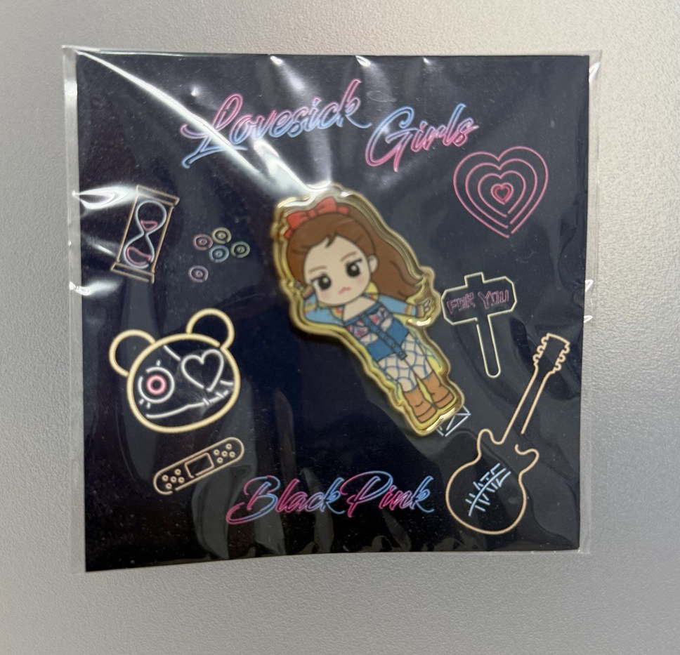 Jennie Lsg造型別針