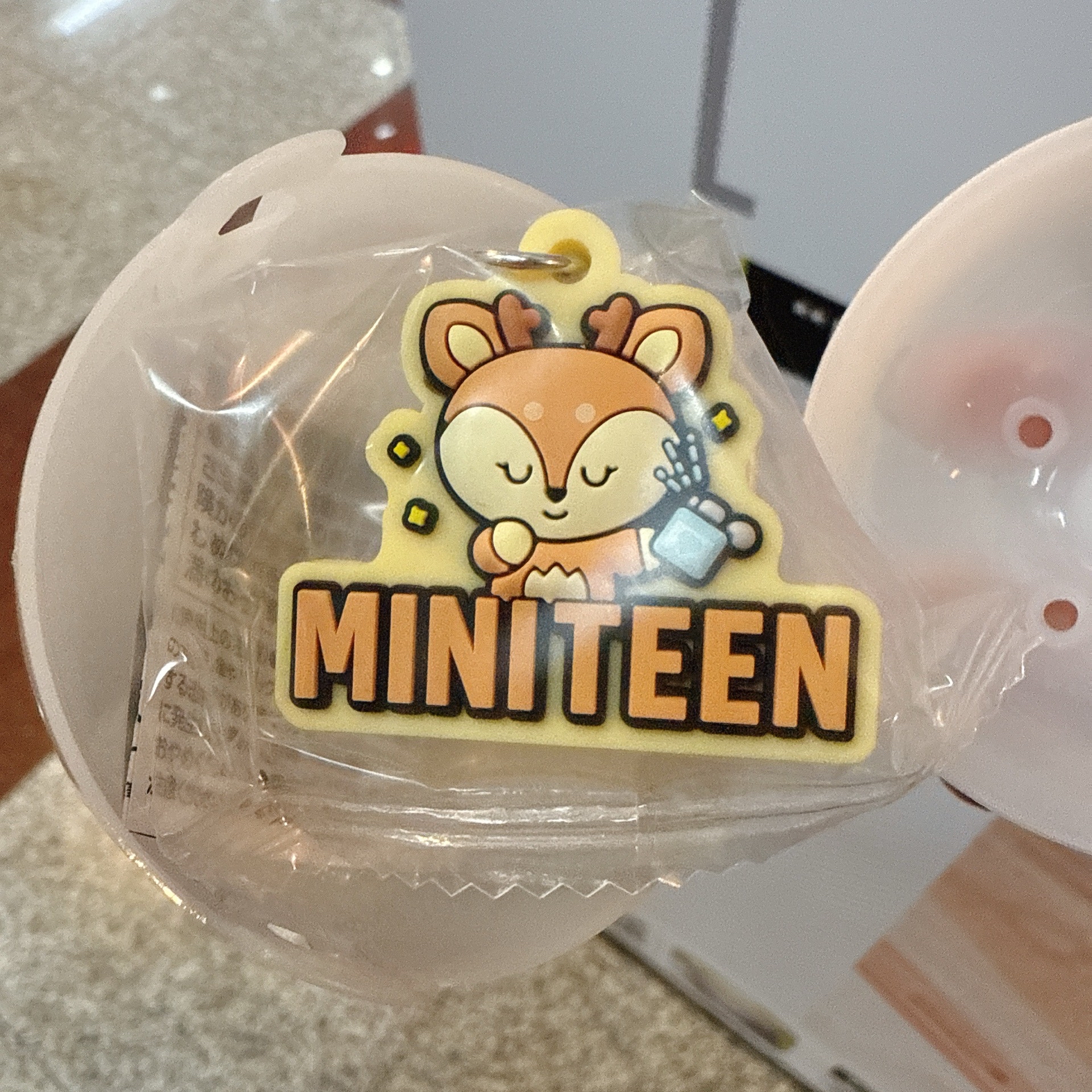 🦌萬代聯名 吊飾 MINITEEN扭蛋