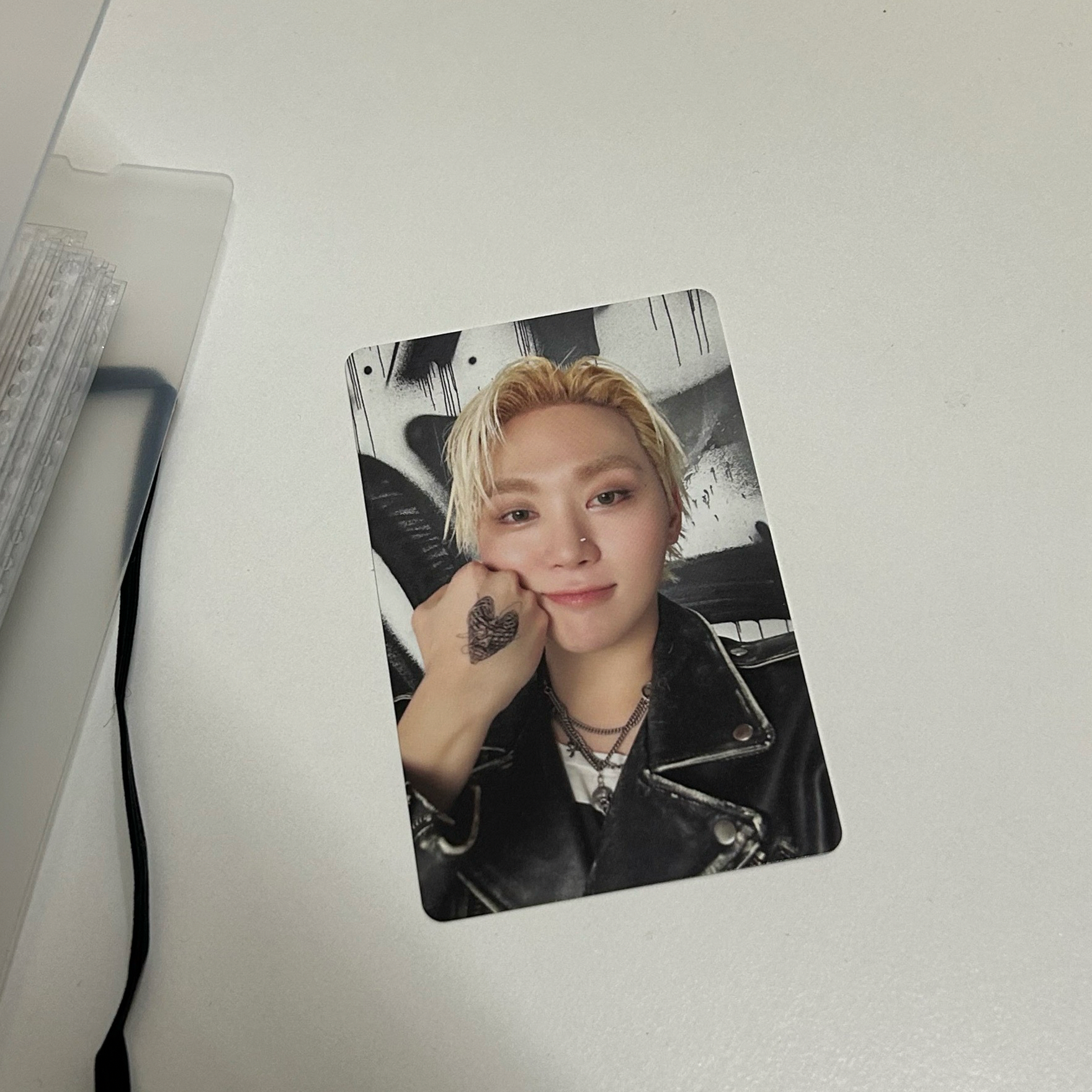 SEVENTEEN 夫勝寛🍊手上有愛心ㄟ