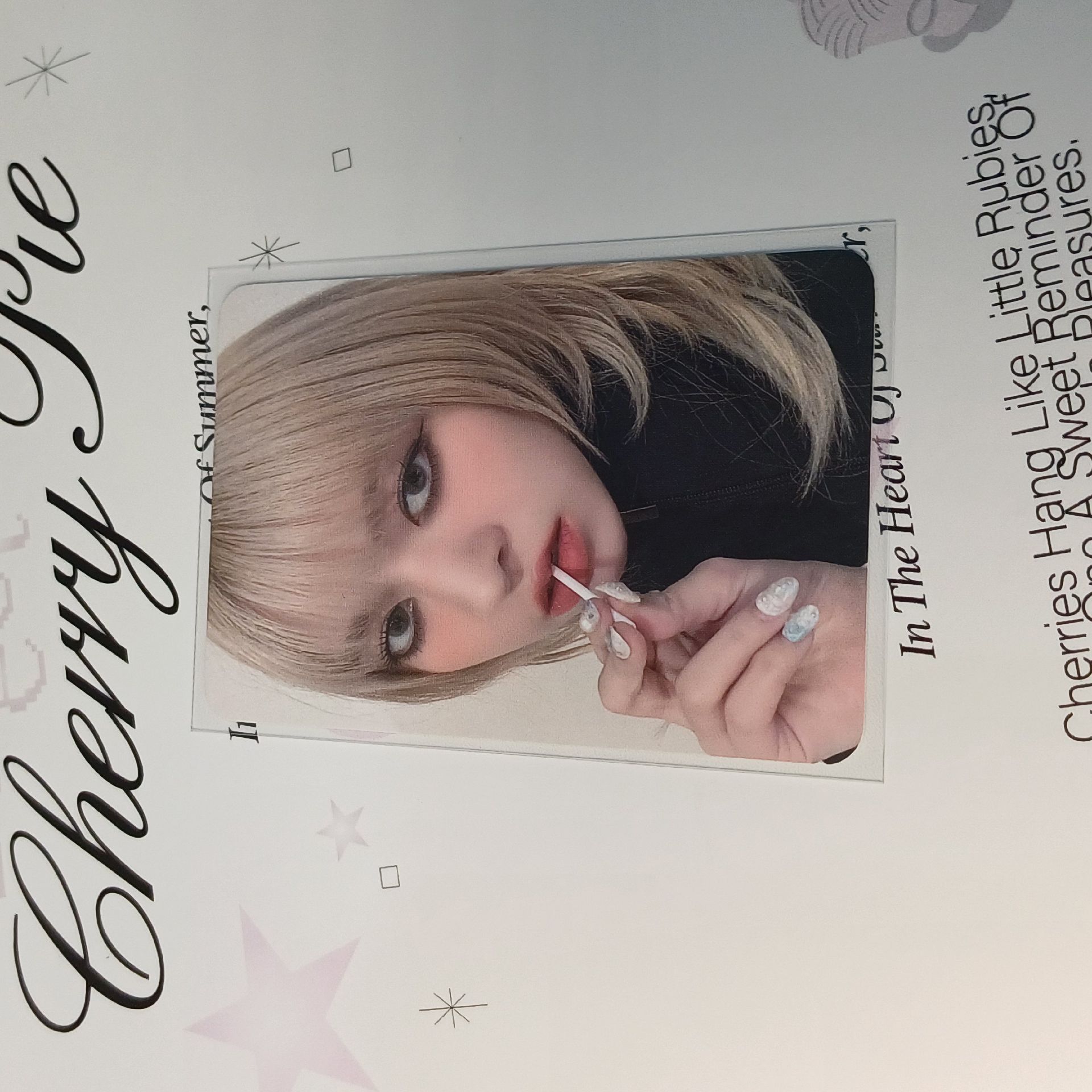 Nmixx EL黑衣棒棒糖莉