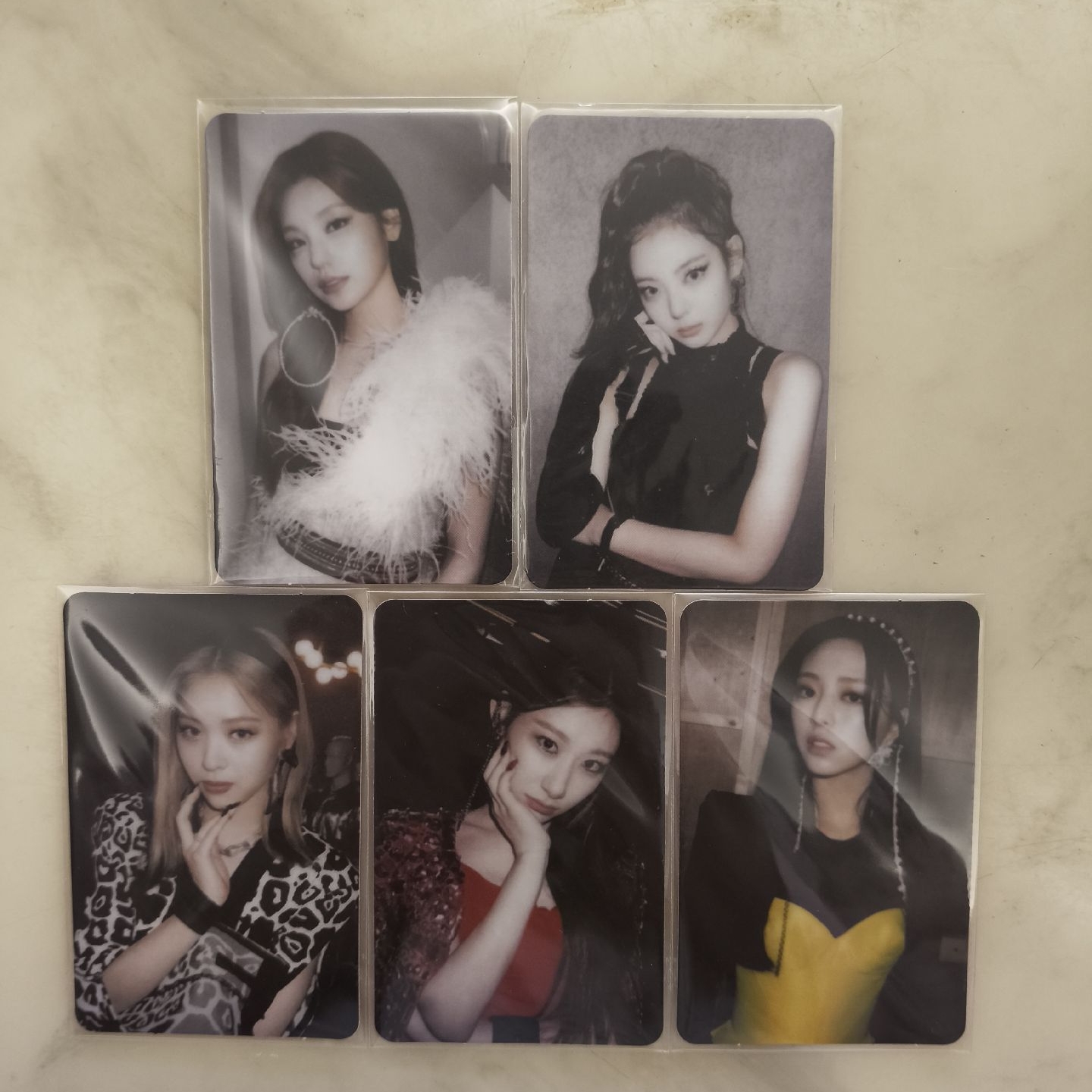 限量版隨機卡一套五人