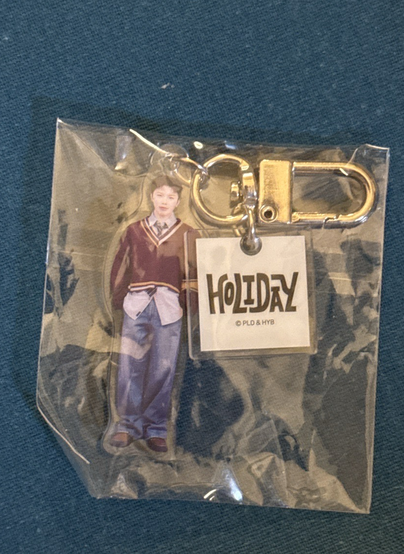holiday woozi 扭蛋吊飾