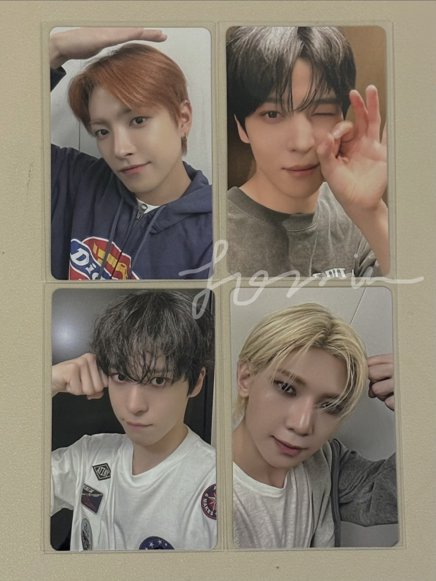 8 room卡包卡 四張不拆