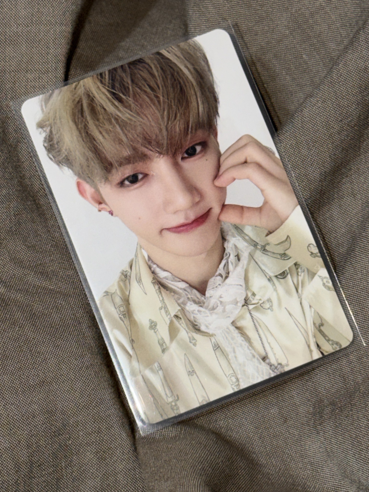 章昊 日專 比心 專卡小卡 送 塔店特典