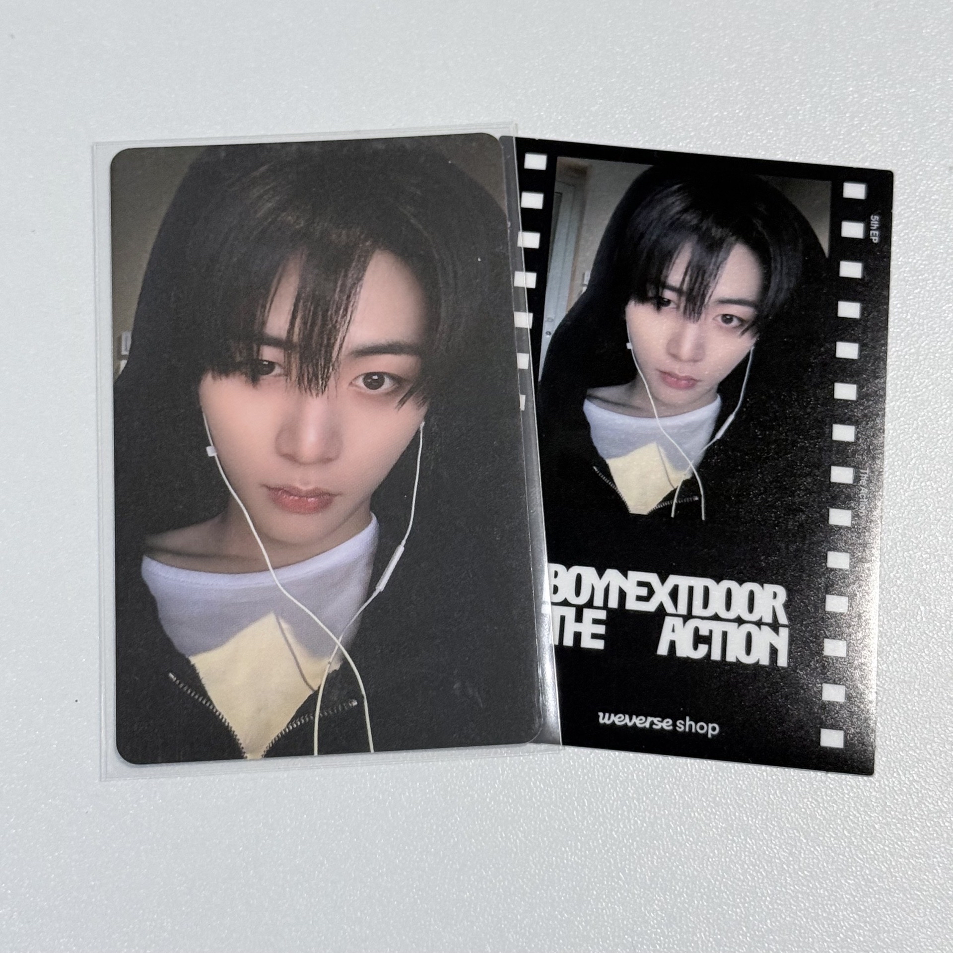 The Action WEVERSE 特典卡含貼紙