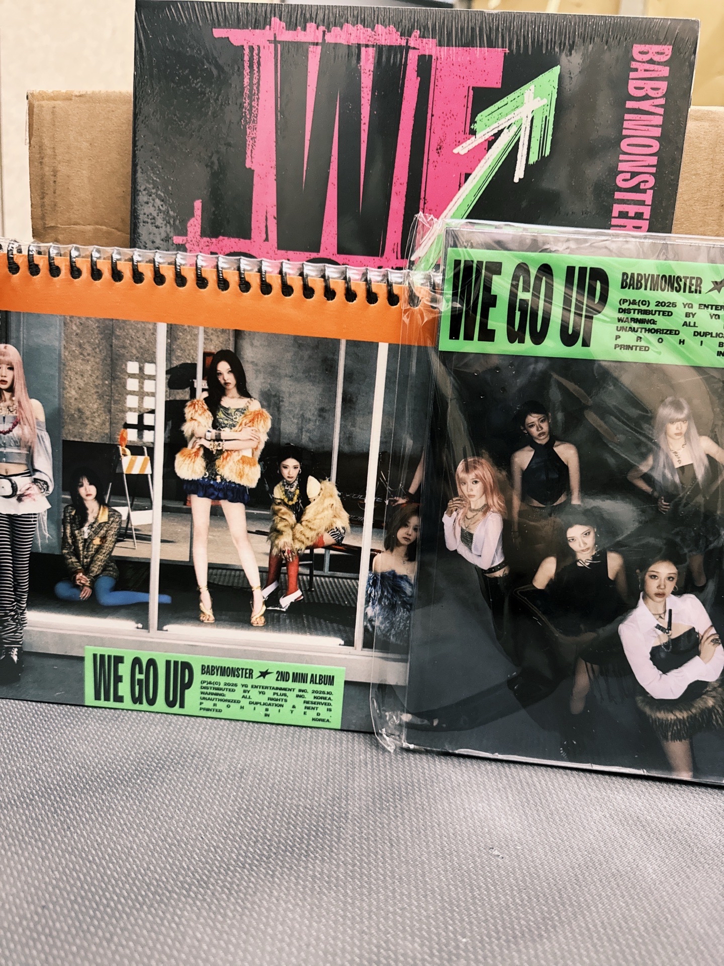 BABYMONSTER-WE GO UP 三件一套