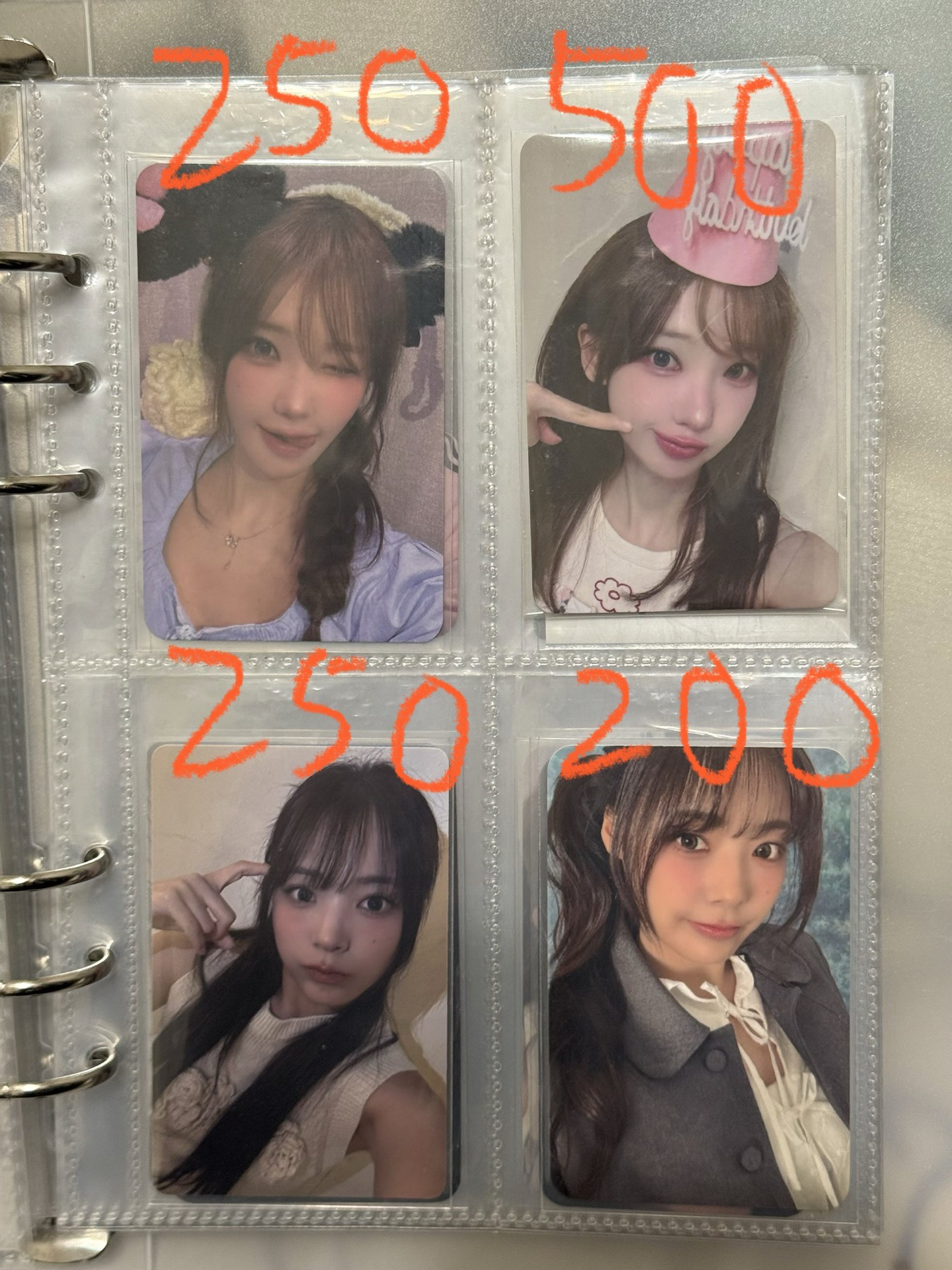 QWER小卡盤（有附娜的手燈裝飾）