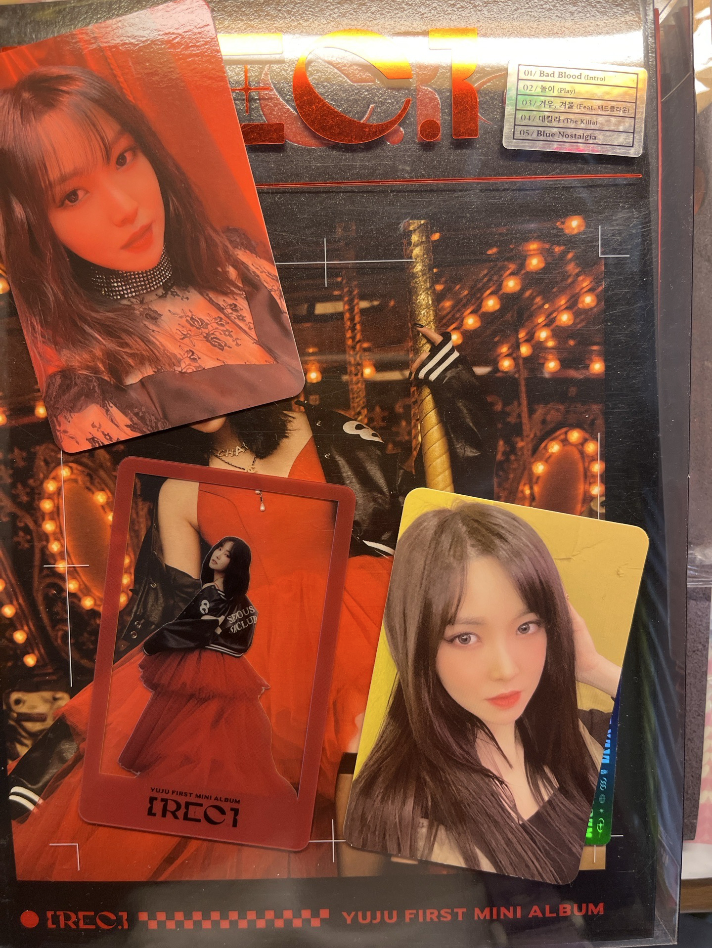 紅版無骰子無海報有透卡 附兩張小卡