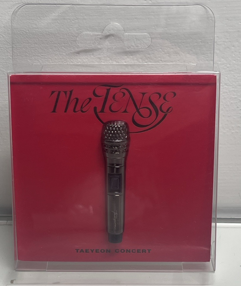 The TENSE麥克風徽章