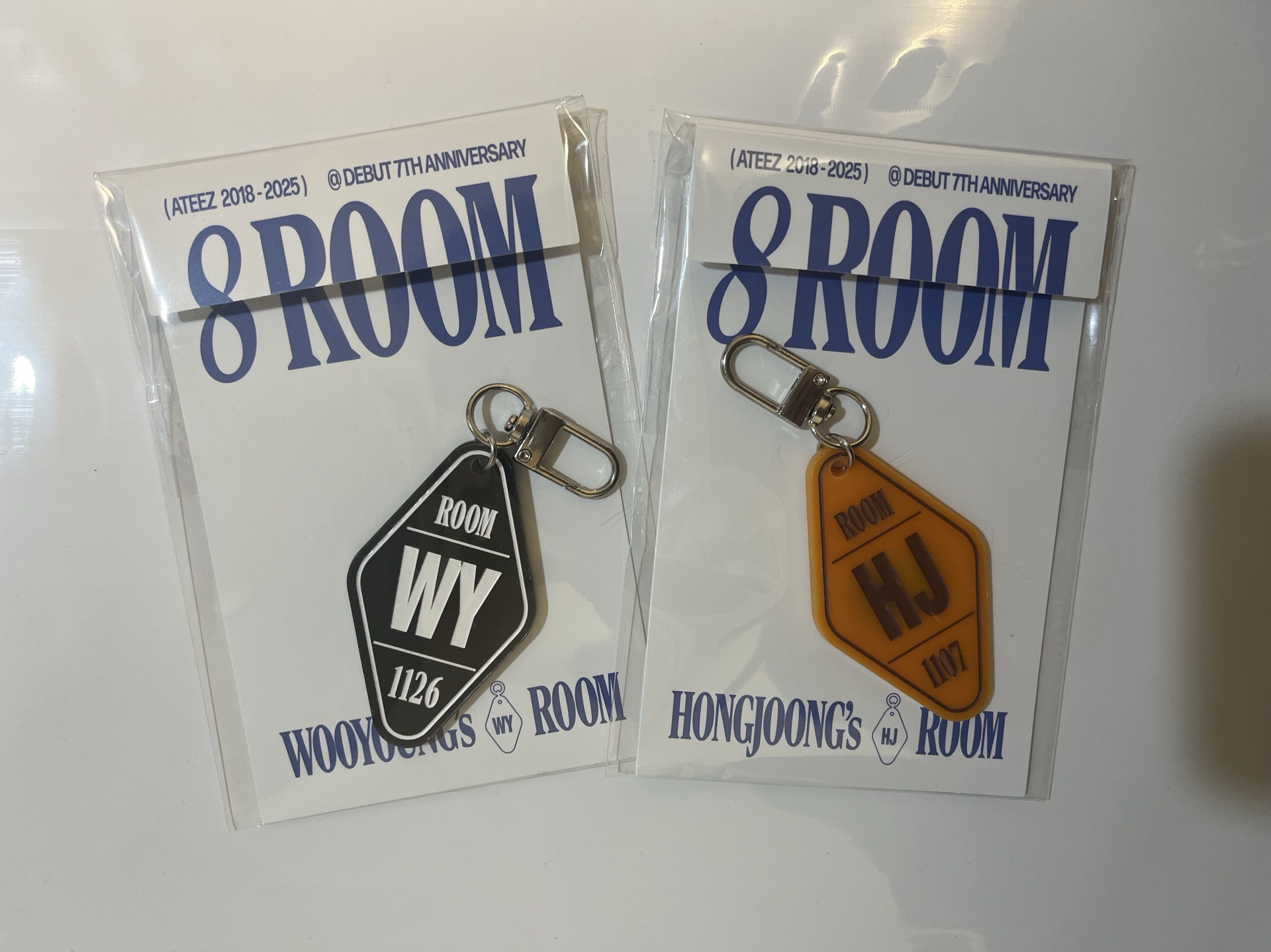 8ROOM 鑰匙圈吊飾 中榮