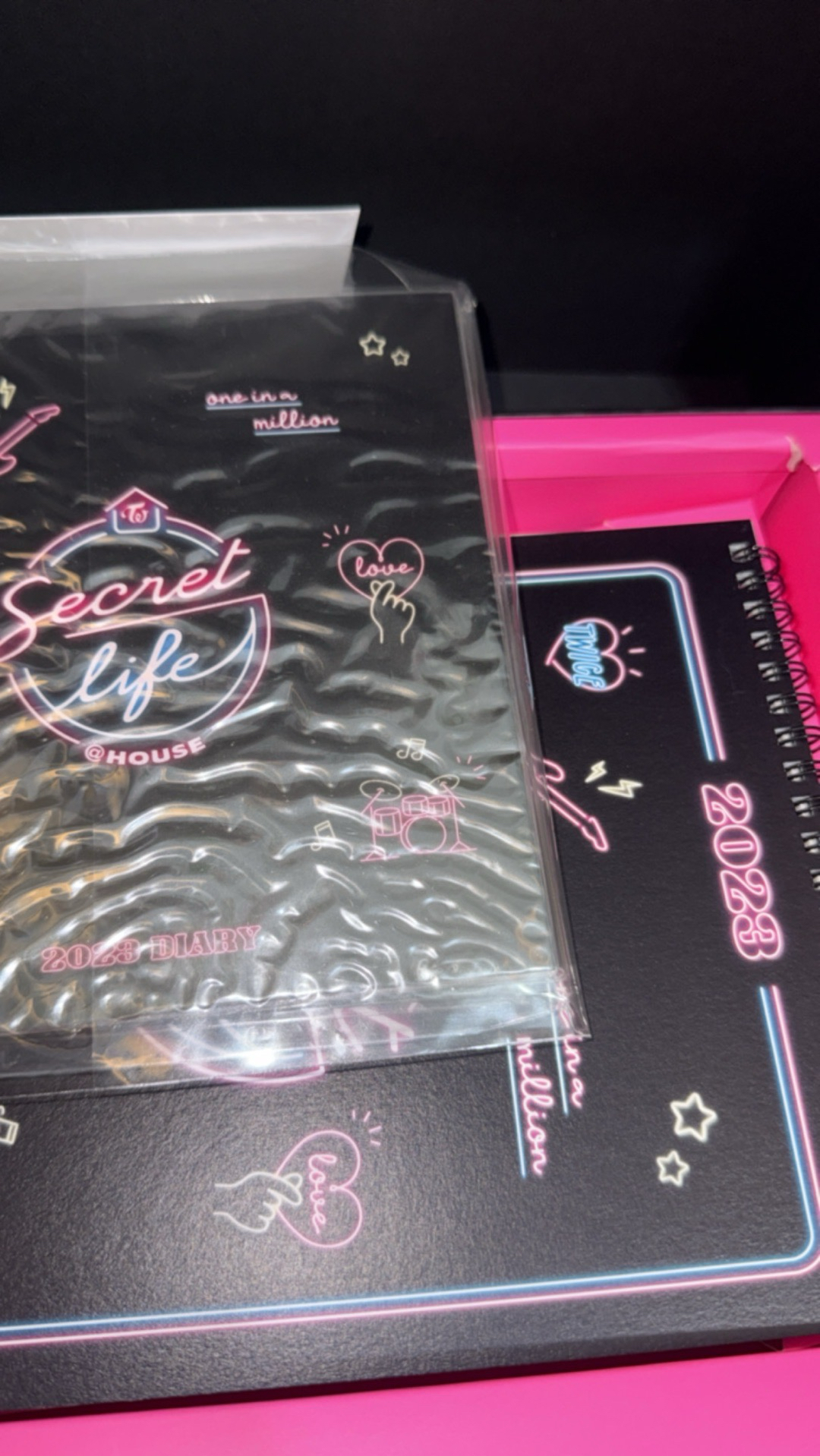 2023 SEASON’S GREETINGS:Secret Life @HOUSE