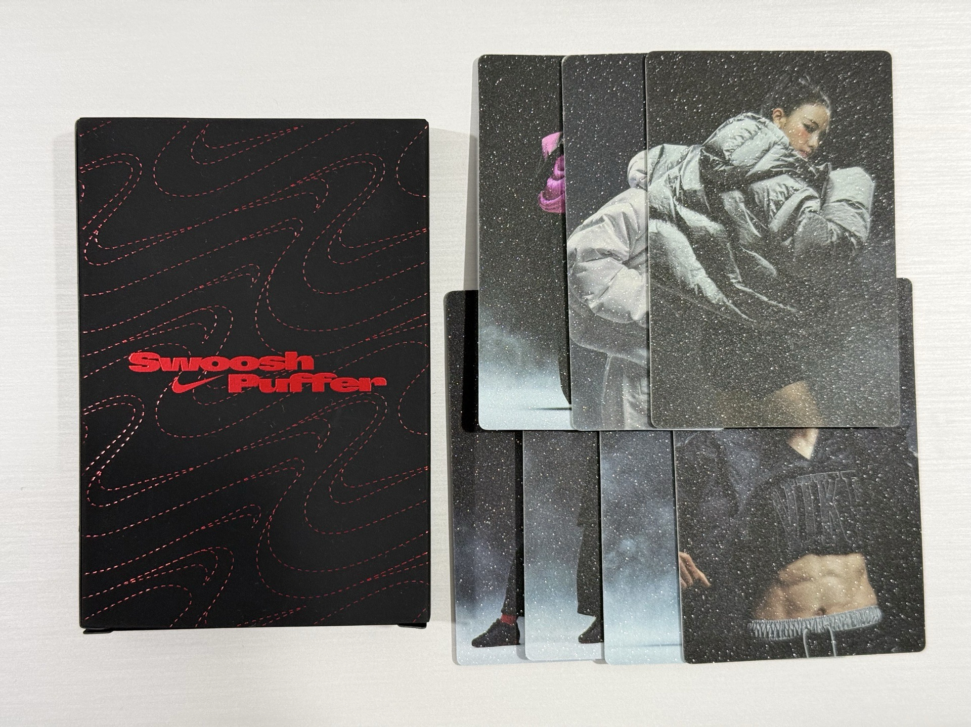 Karina NIKE 羽絨衣代言卡