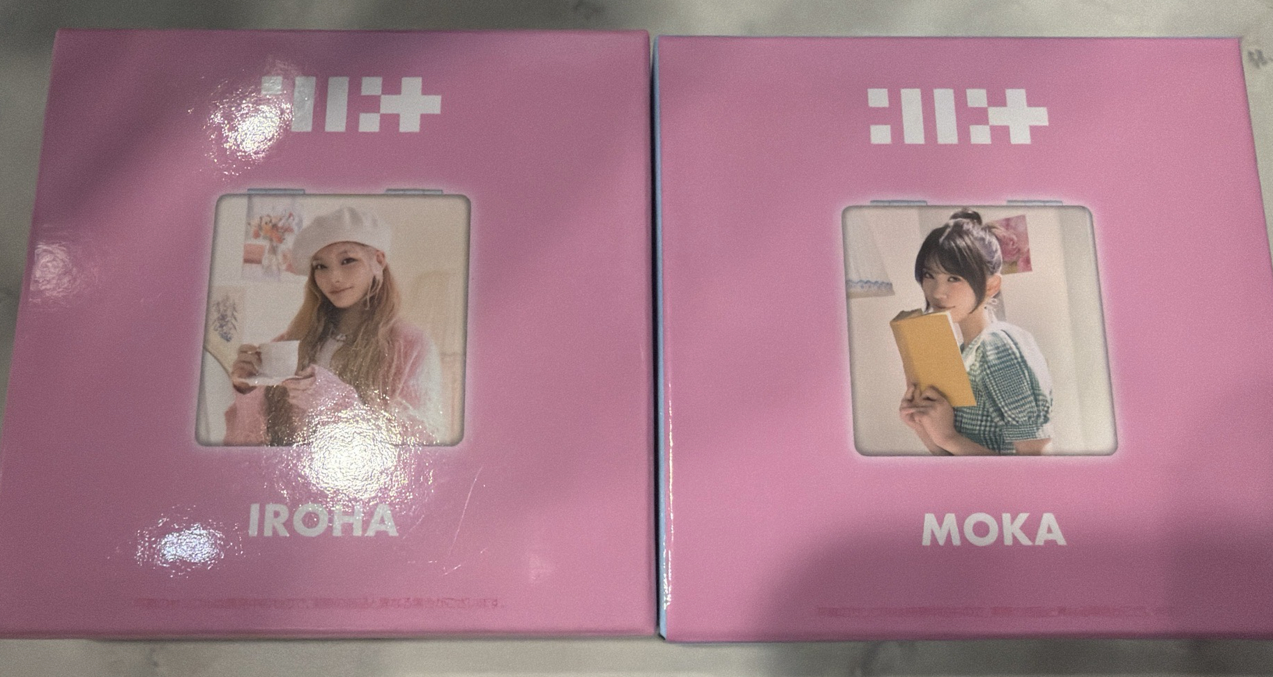 Illit 萌花 彩羽 鏡子