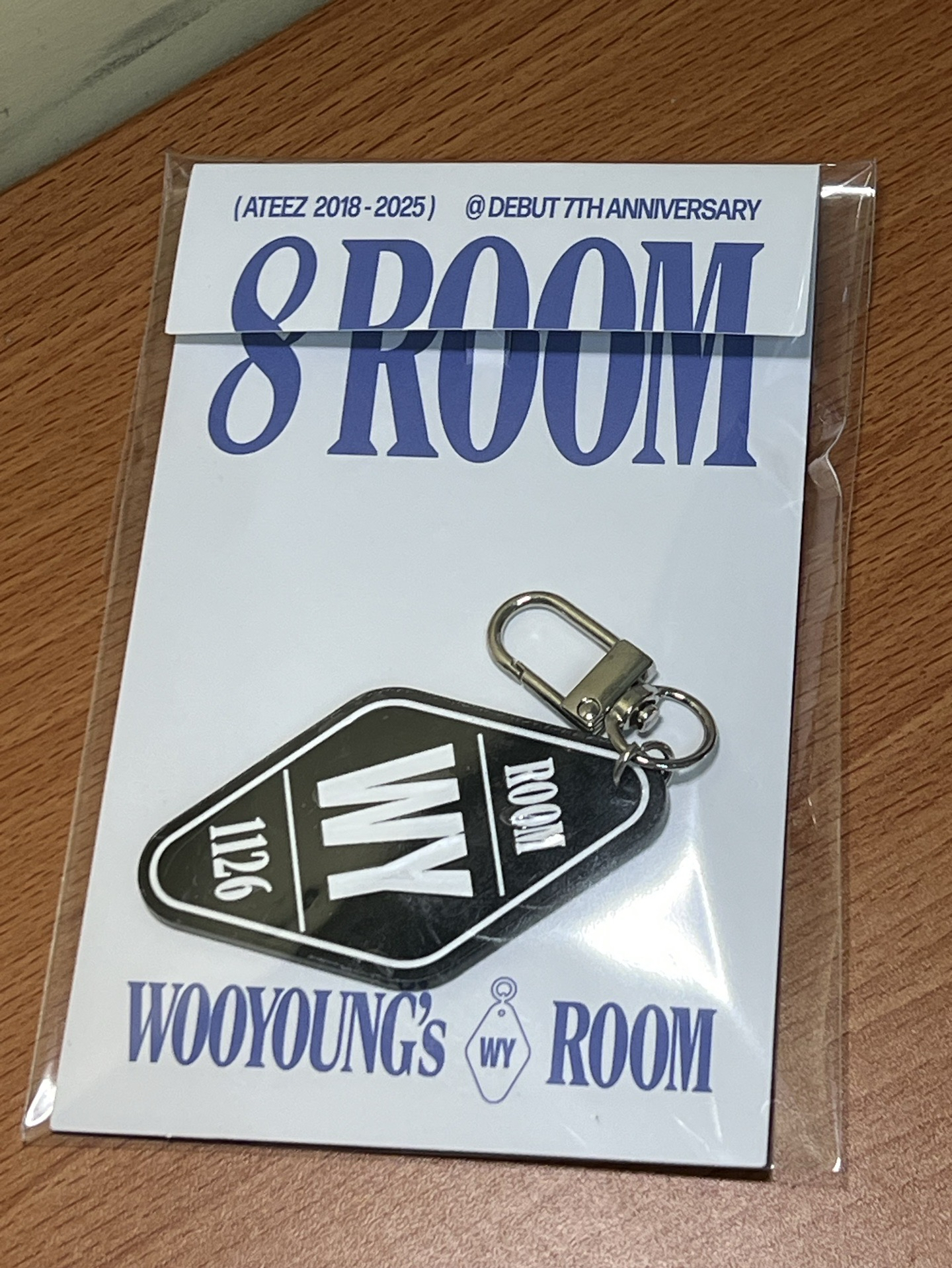 榮 七週年 8ROOM 鑰匙圈 含卡