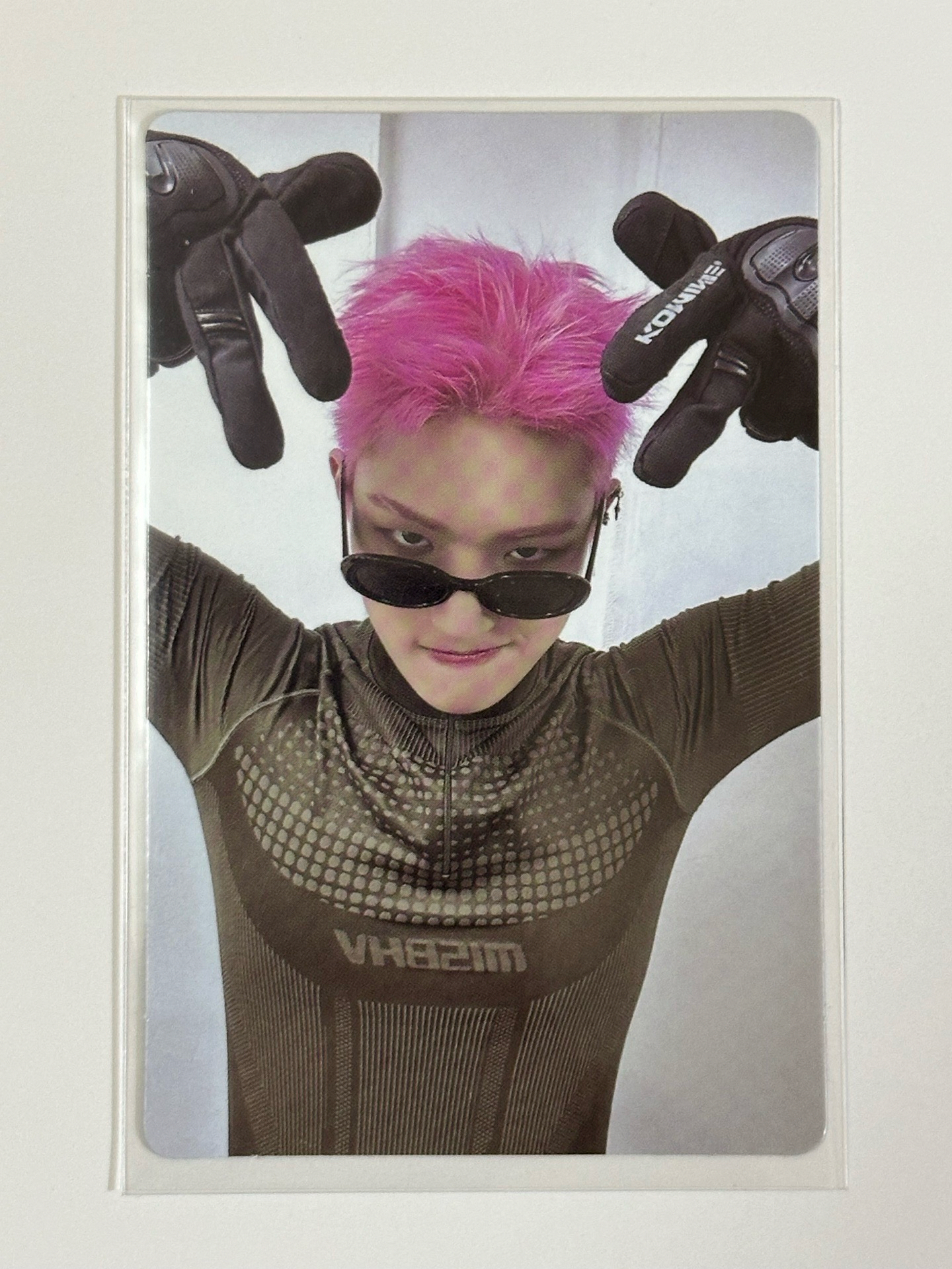 Outlaw 專輯卡 粉毛琦