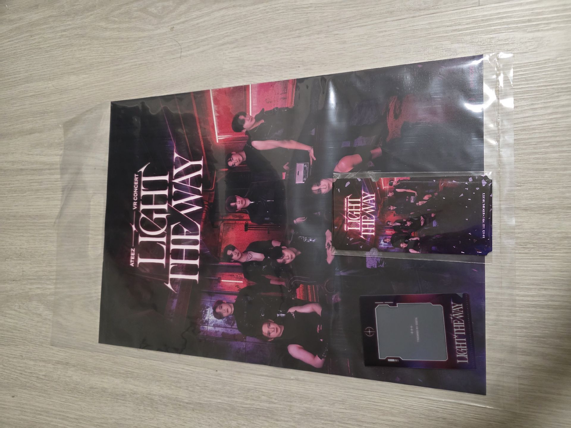 Light the Way 海報 +票根+卡套