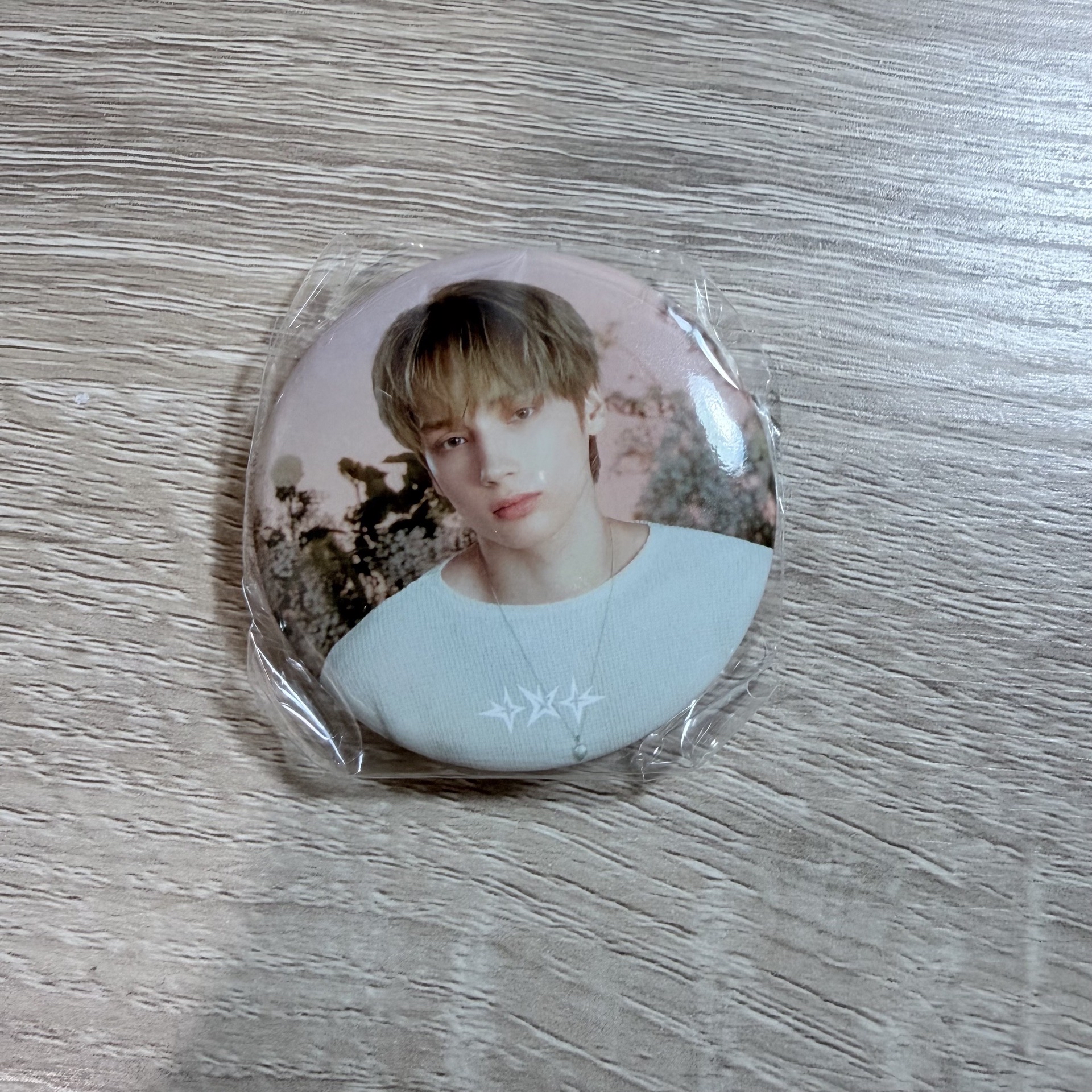 TOMORROW 日巡 扭蛋 徽章