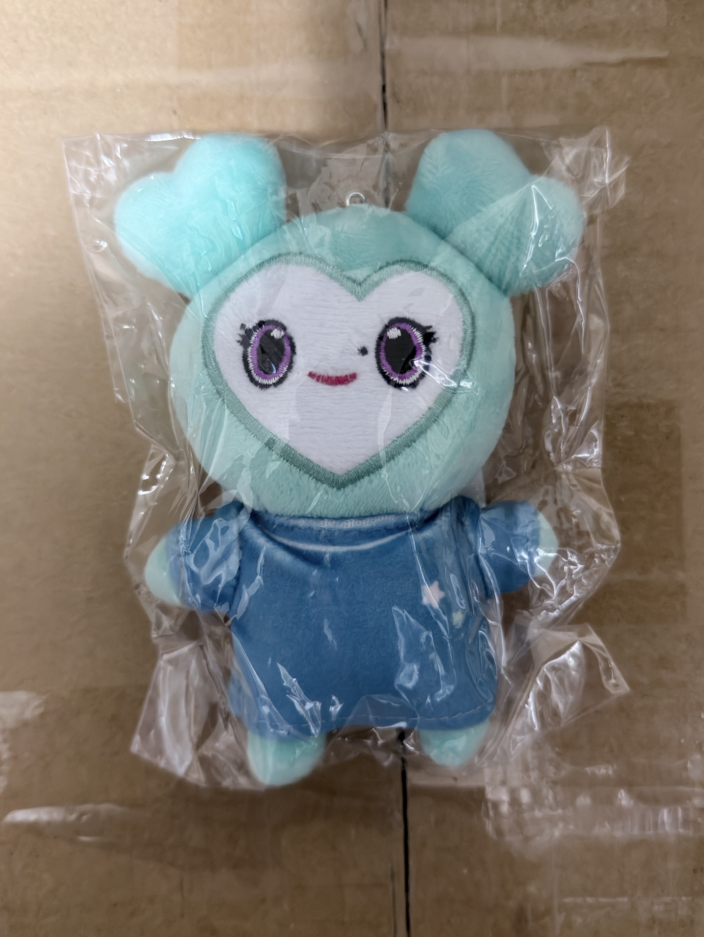 【現貨全新未拆有證】TWICE Mina mively 日本三周年紀念周邊 Lovely吊飾